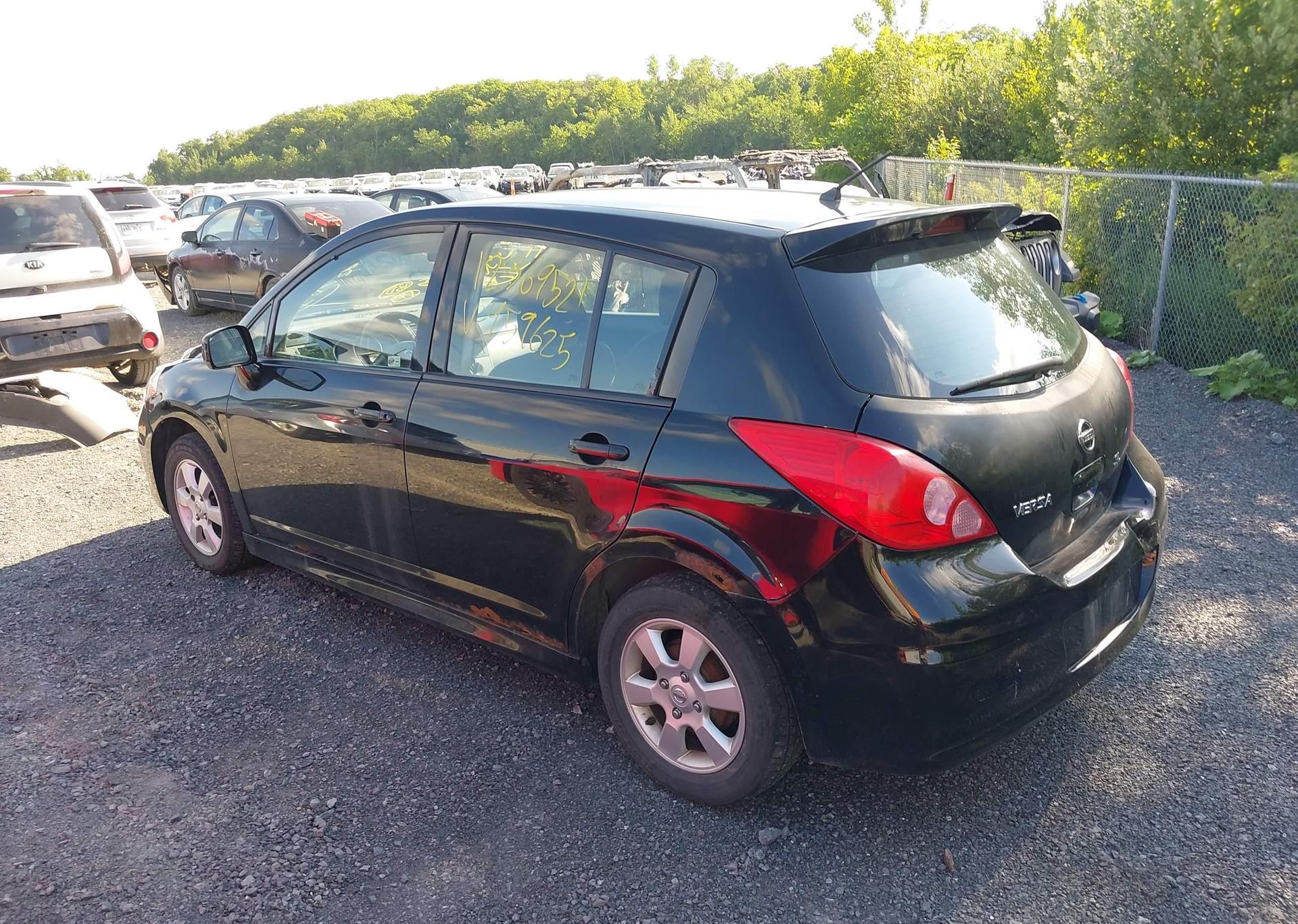 2011 NISSAN VERSA S