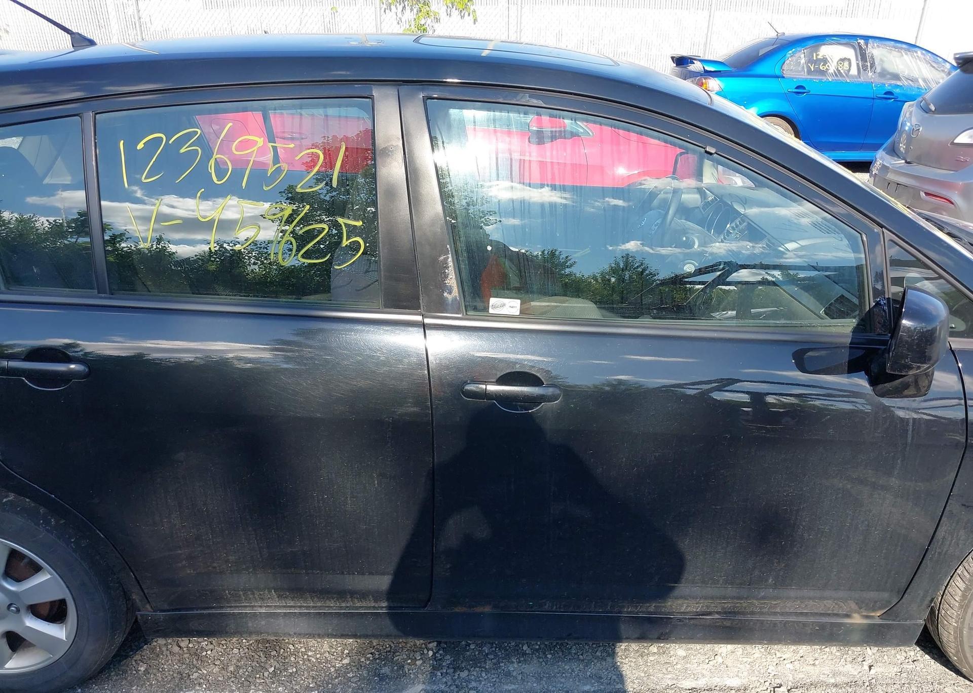 2011 NISSAN VERSA S