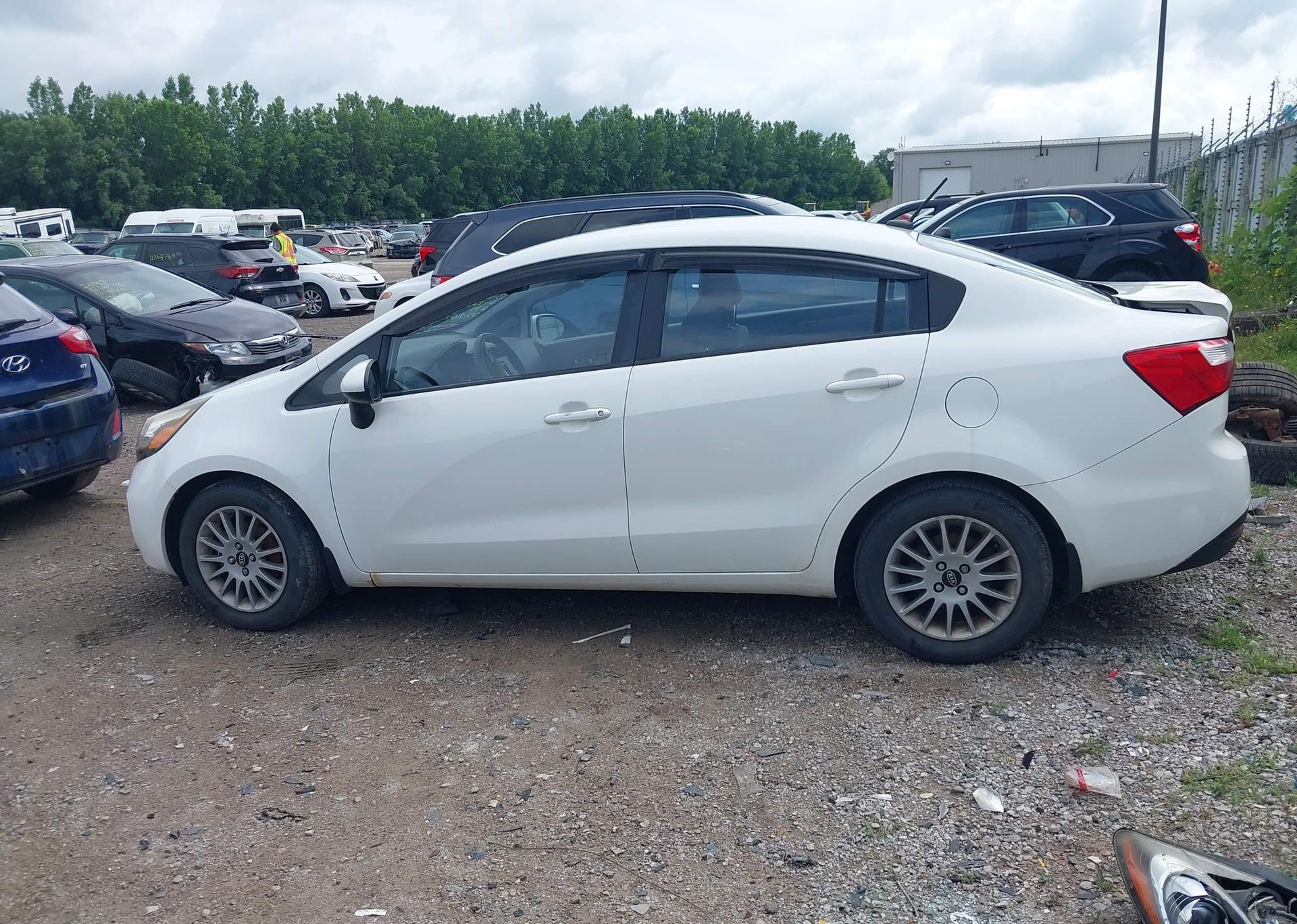 2013 KIA RIO