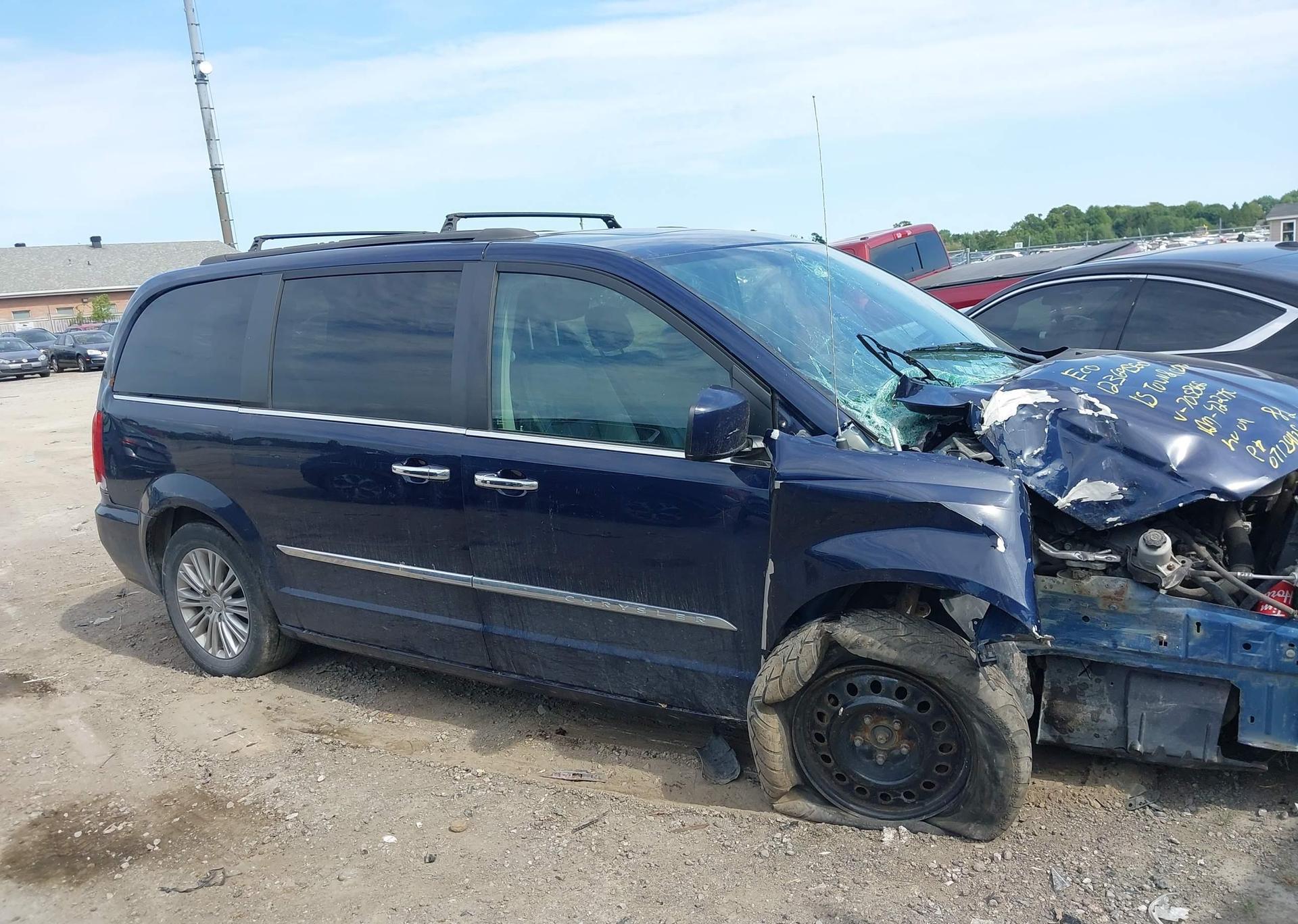 2015 CHRYSLER TOWN & COUNTRY TOURING