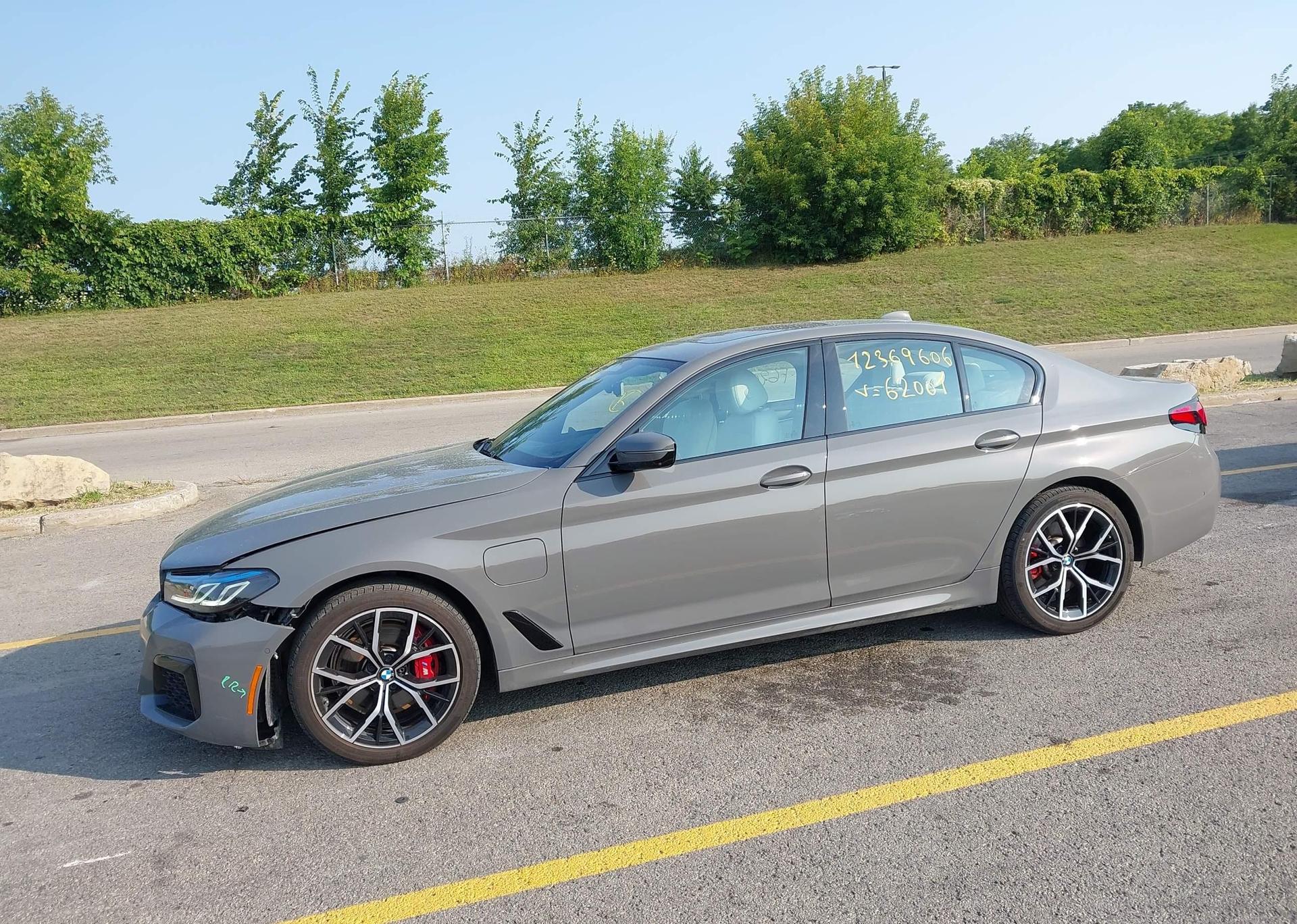 2021 BMW 530