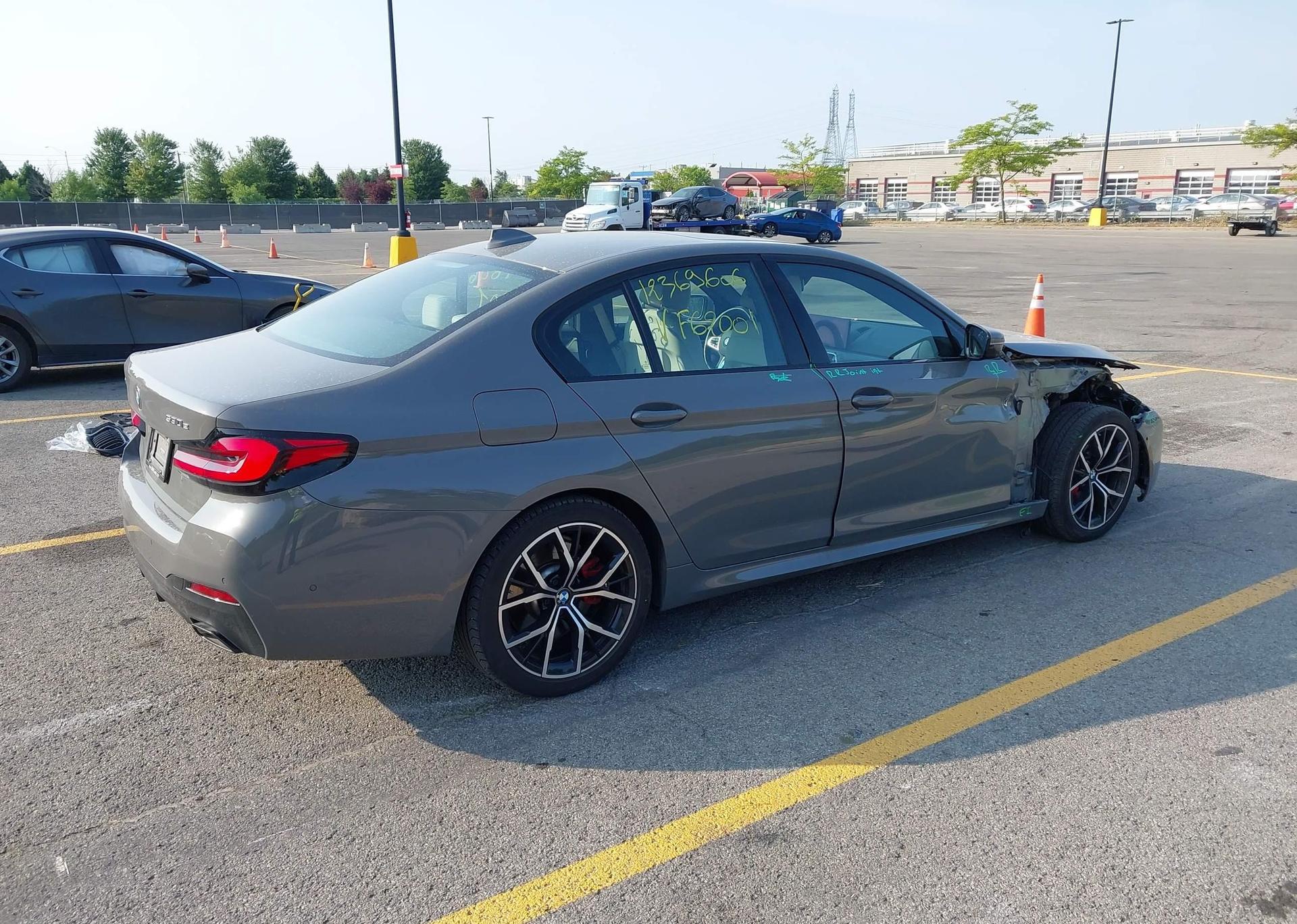 2021 BMW 530