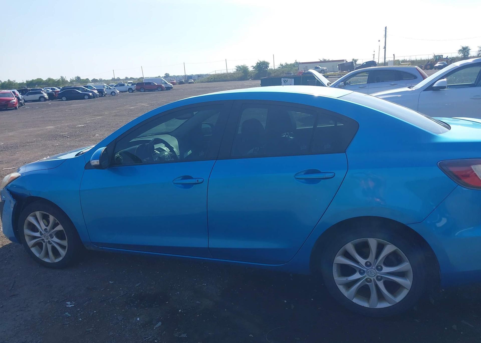 2010 MAZDA 3 S