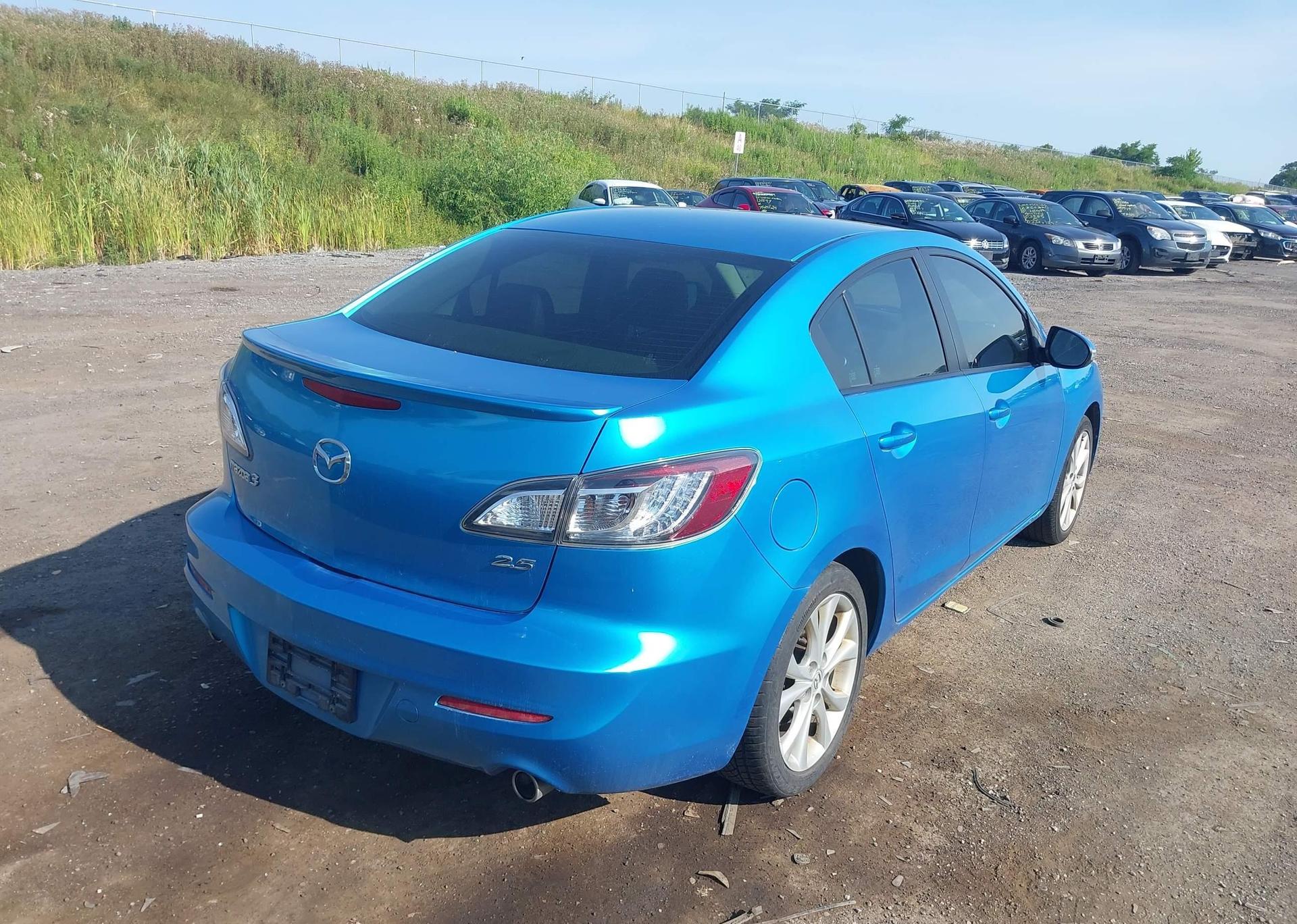 2010 MAZDA 3 S