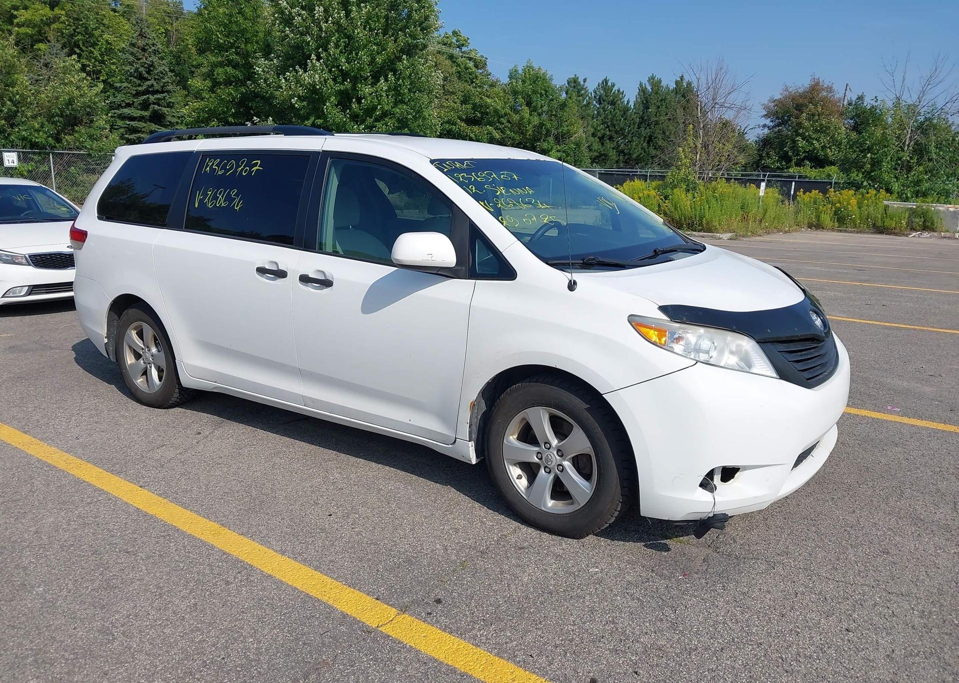 2012 TOYOTA SIENNA