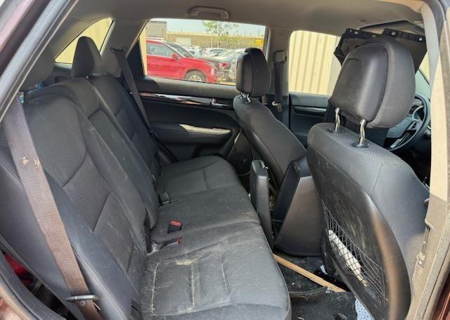 2011 KIA SORENTO LX V6