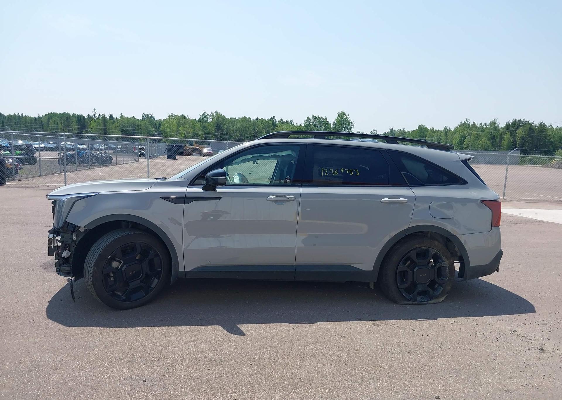 2025 KIA SORENTO EX