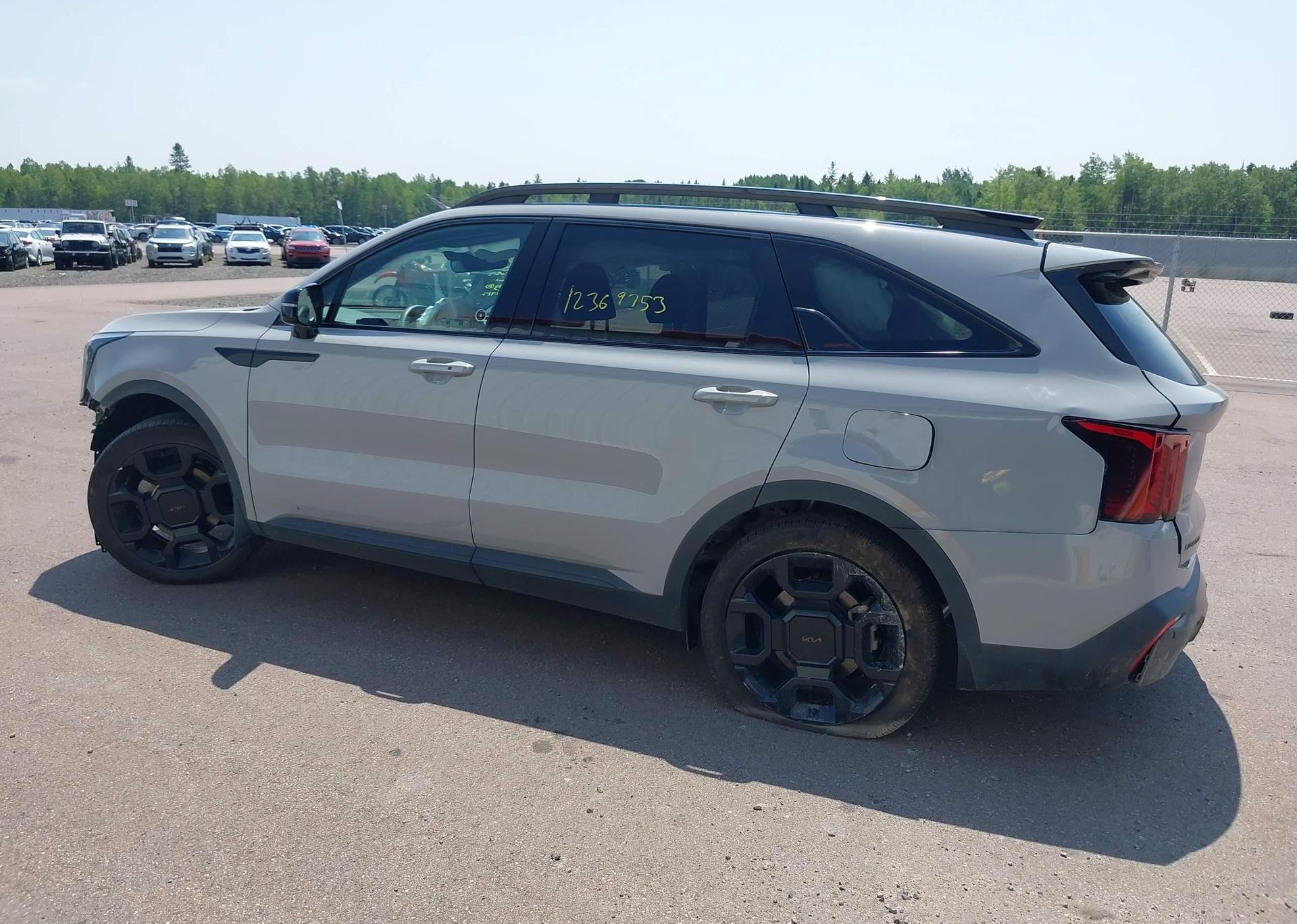 2025 KIA SORENTO EX