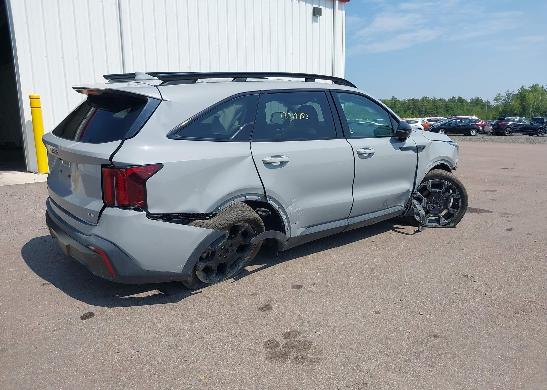 2025 KIA SORENTO EX