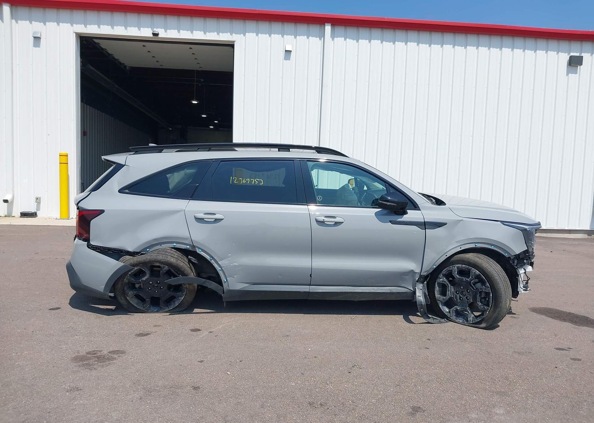 2025 KIA SORENTO EX