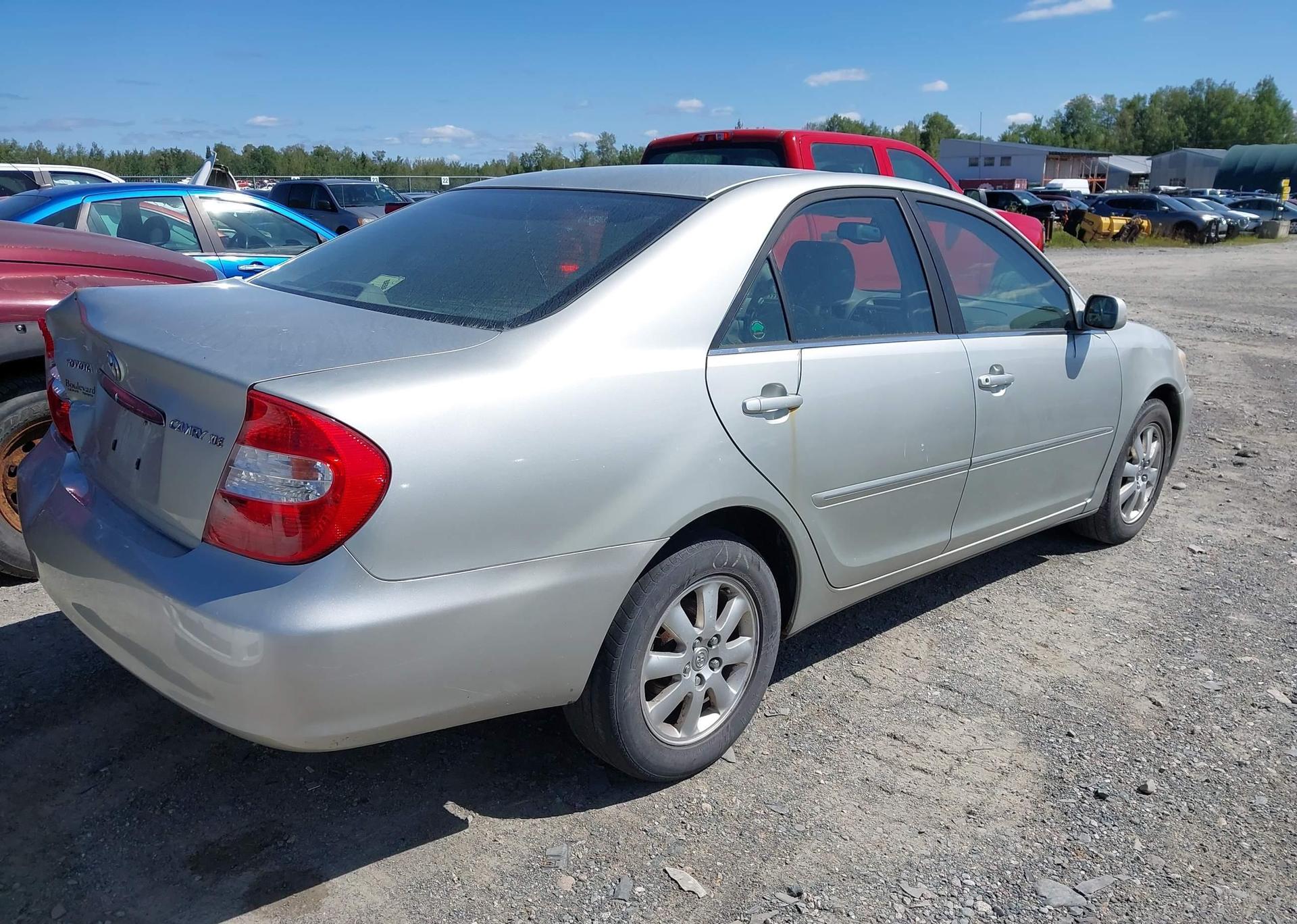 2002 TOYOTA CAMRY LE
