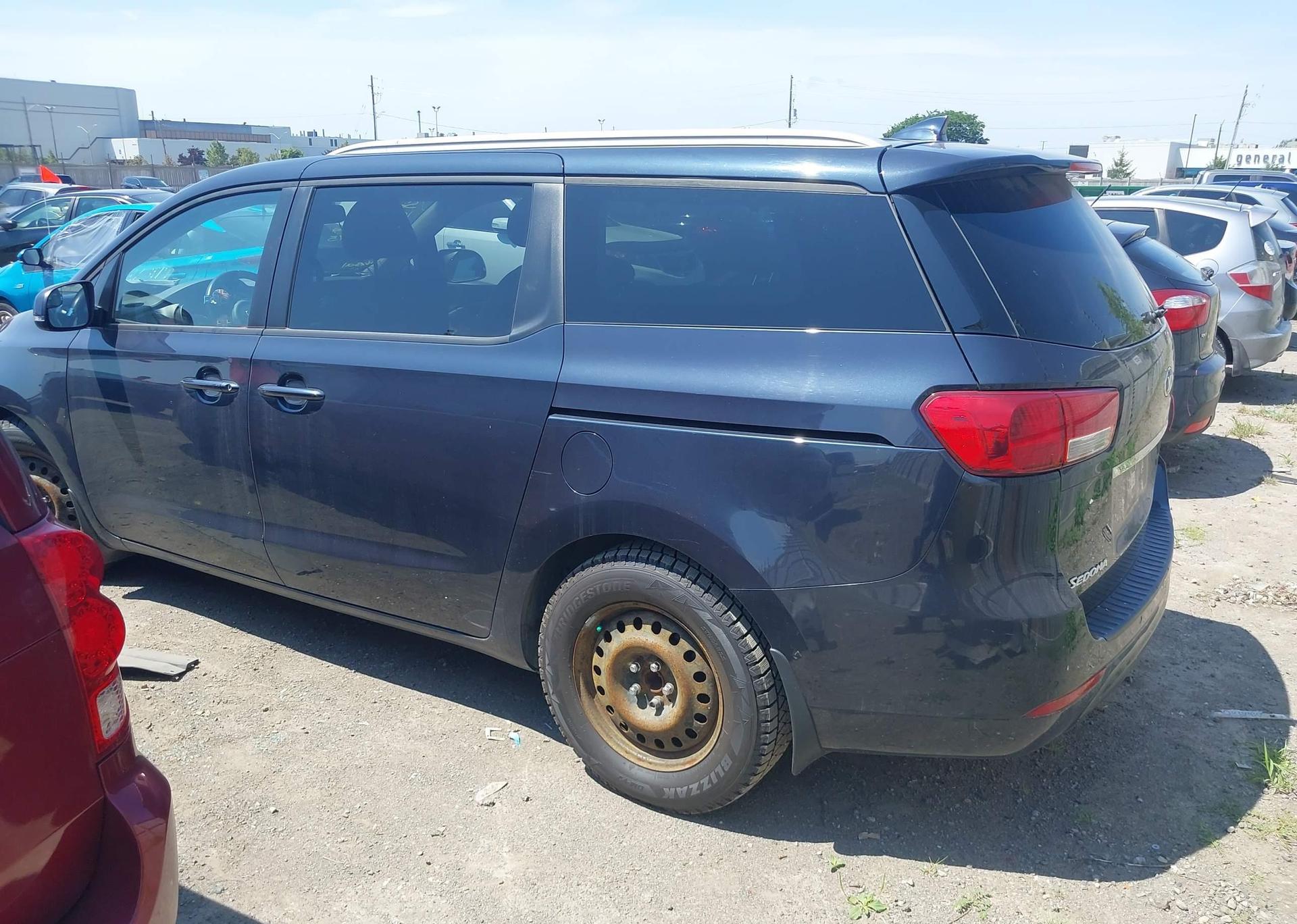 2015 KIA SEDONA LX
