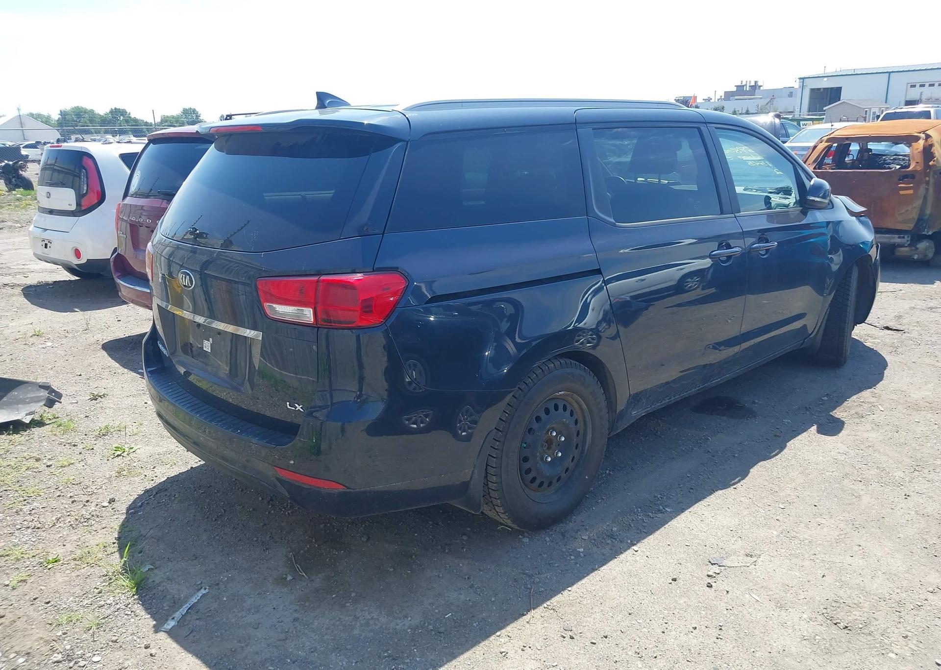 2015 KIA SEDONA LX