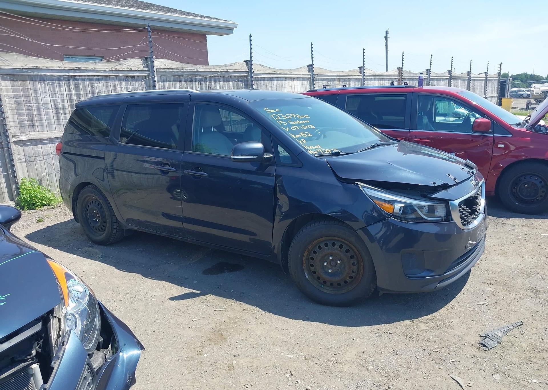 2015 KIA SEDONA LX