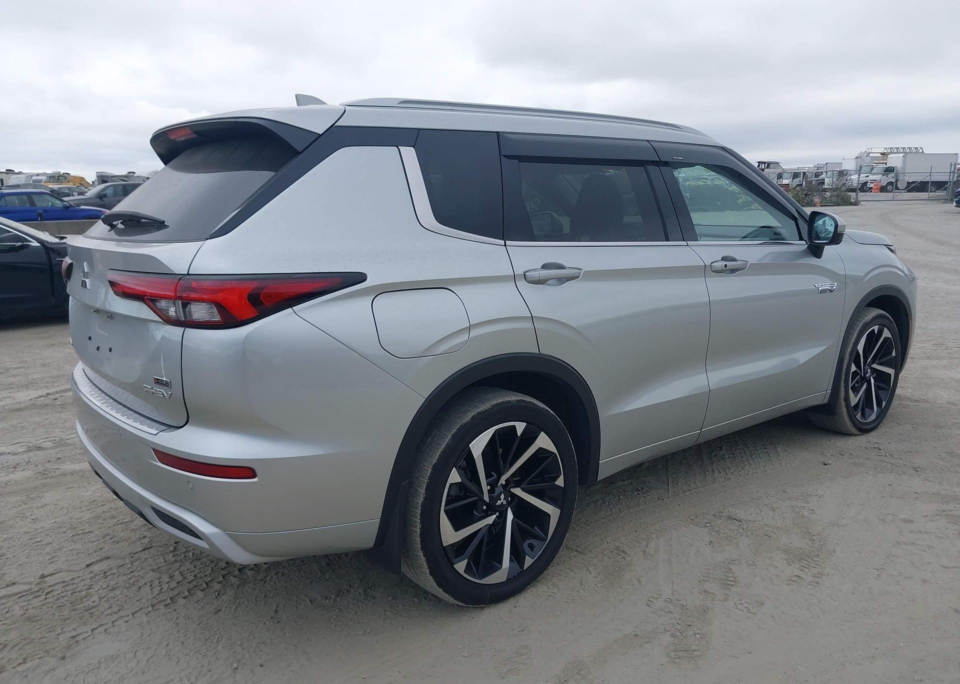 2024 MITSUBISHI OUTLANDER SEL