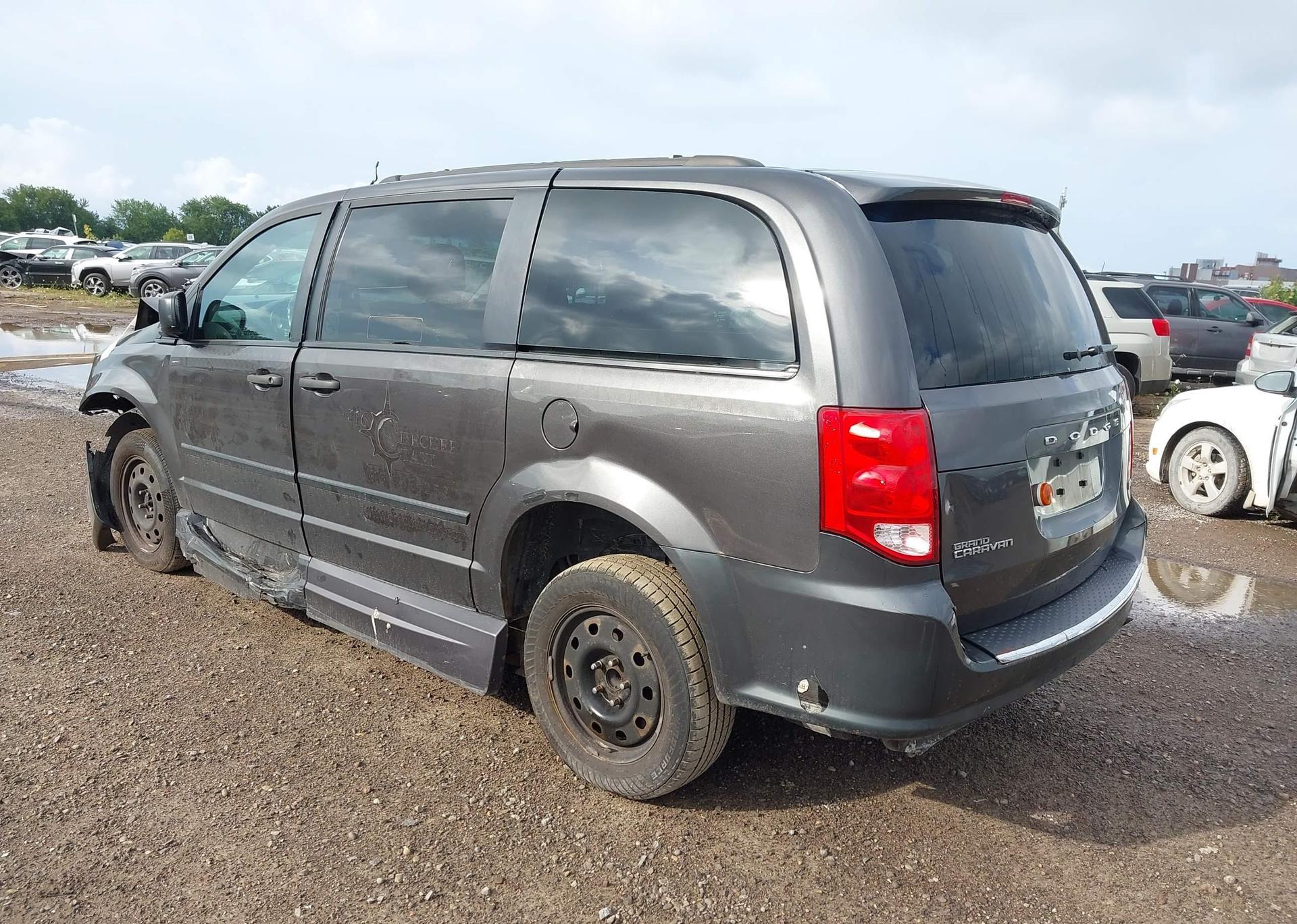 2016 DODGE GRAND CARAVAN SE