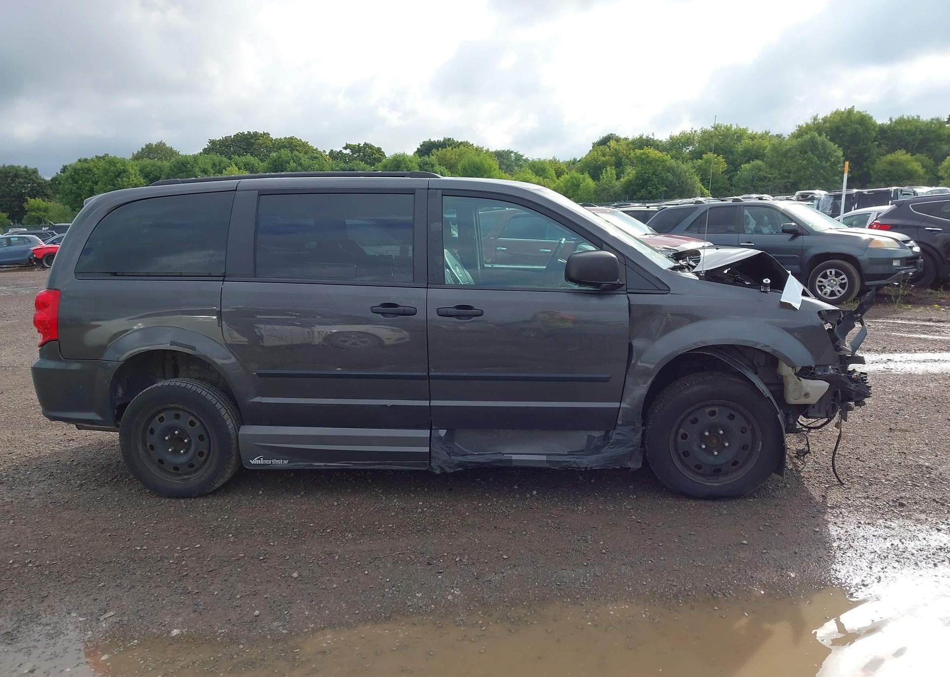 2016 DODGE GRAND CARAVAN SE