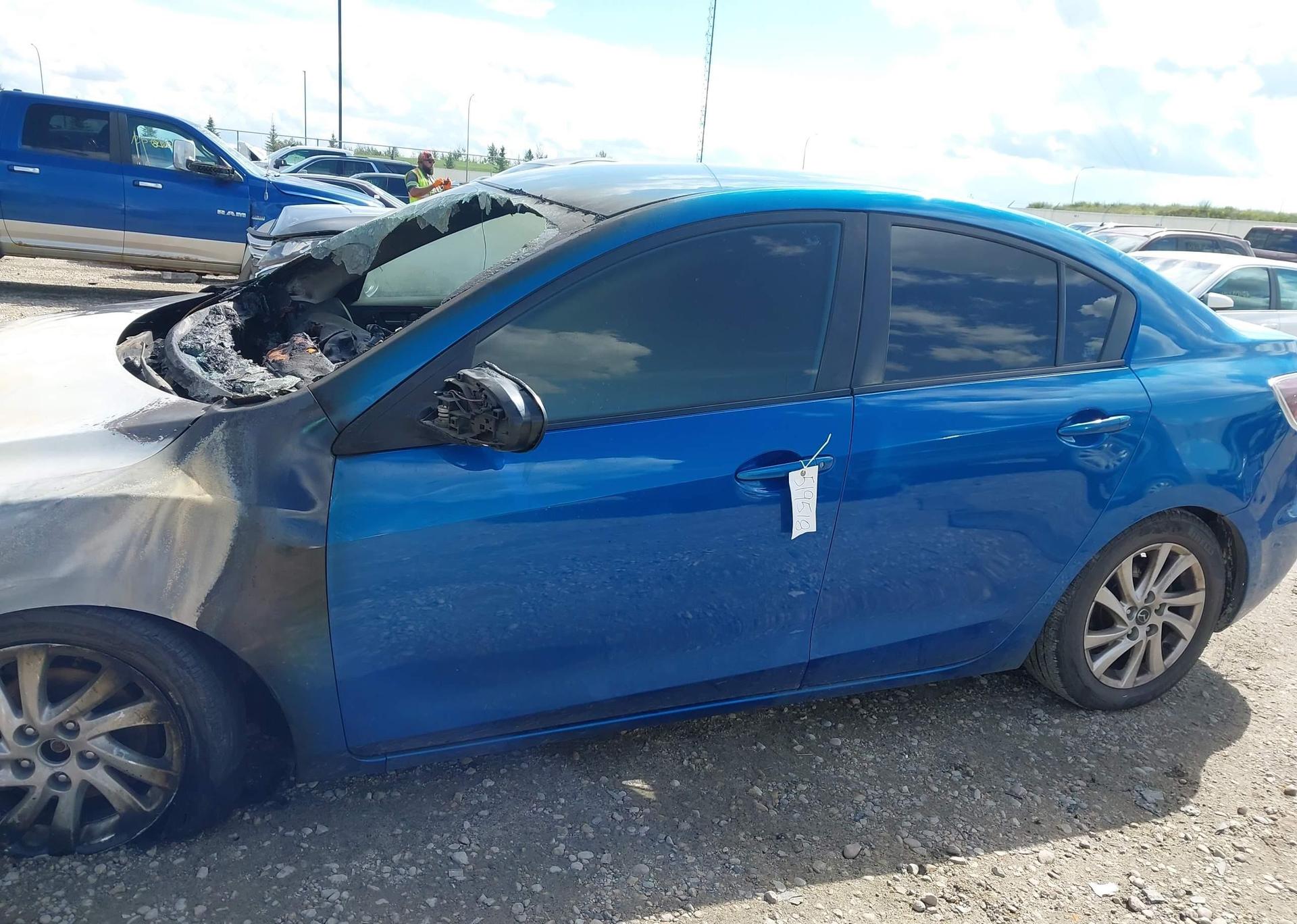 2013 MAZDA MAZDA3