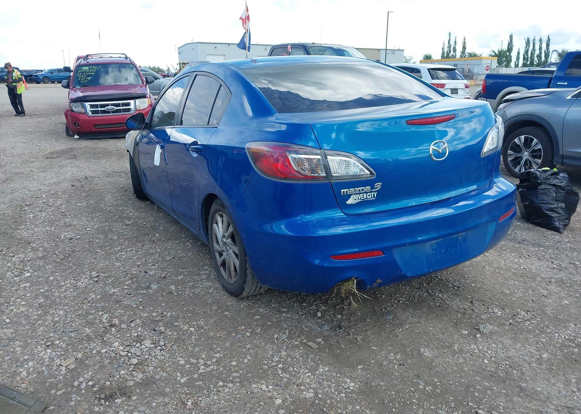 2013 MAZDA MAZDA3