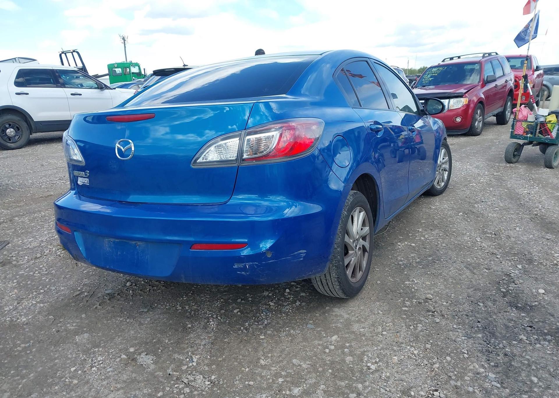 2013 MAZDA MAZDA3