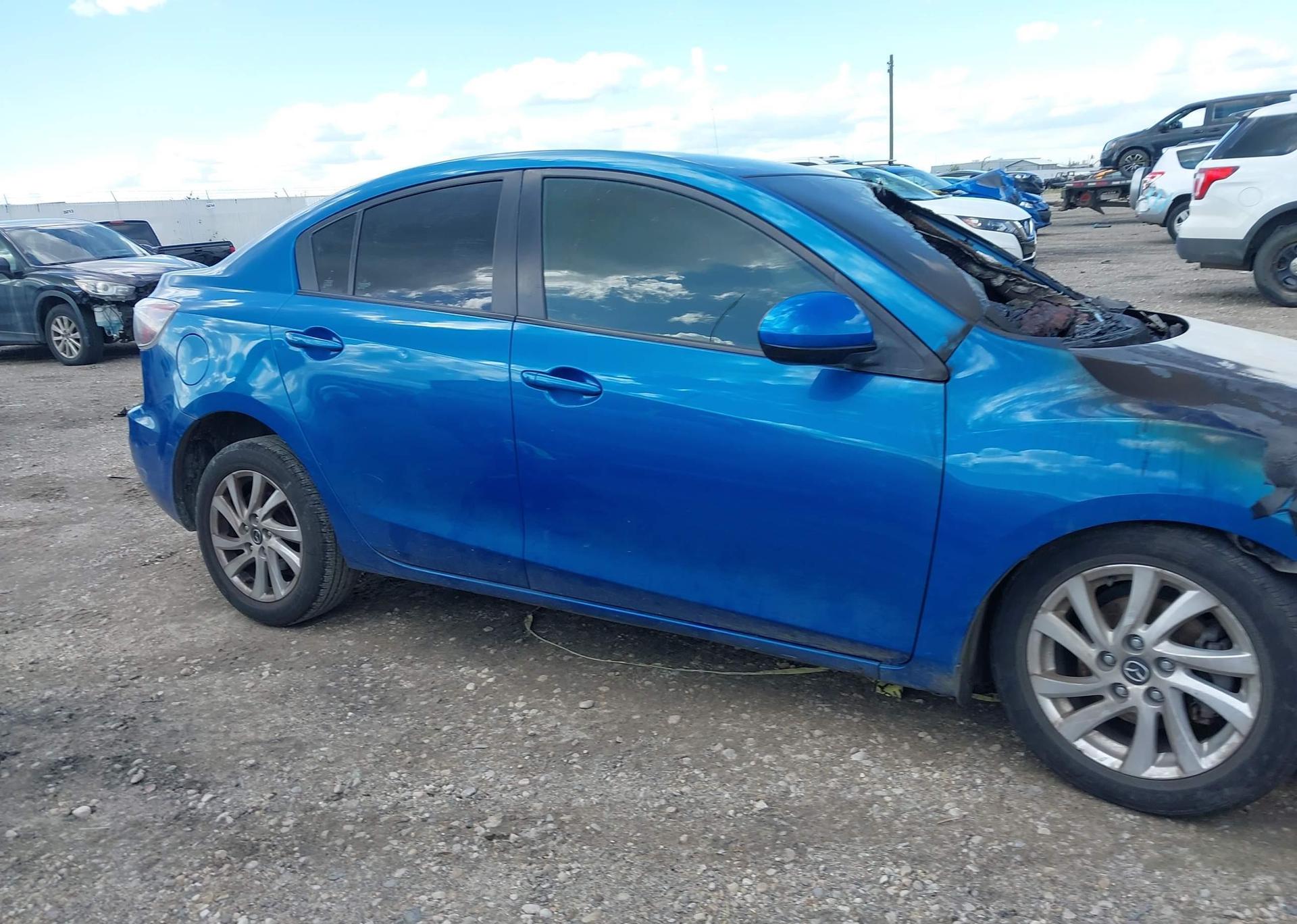 2013 MAZDA MAZDA3
