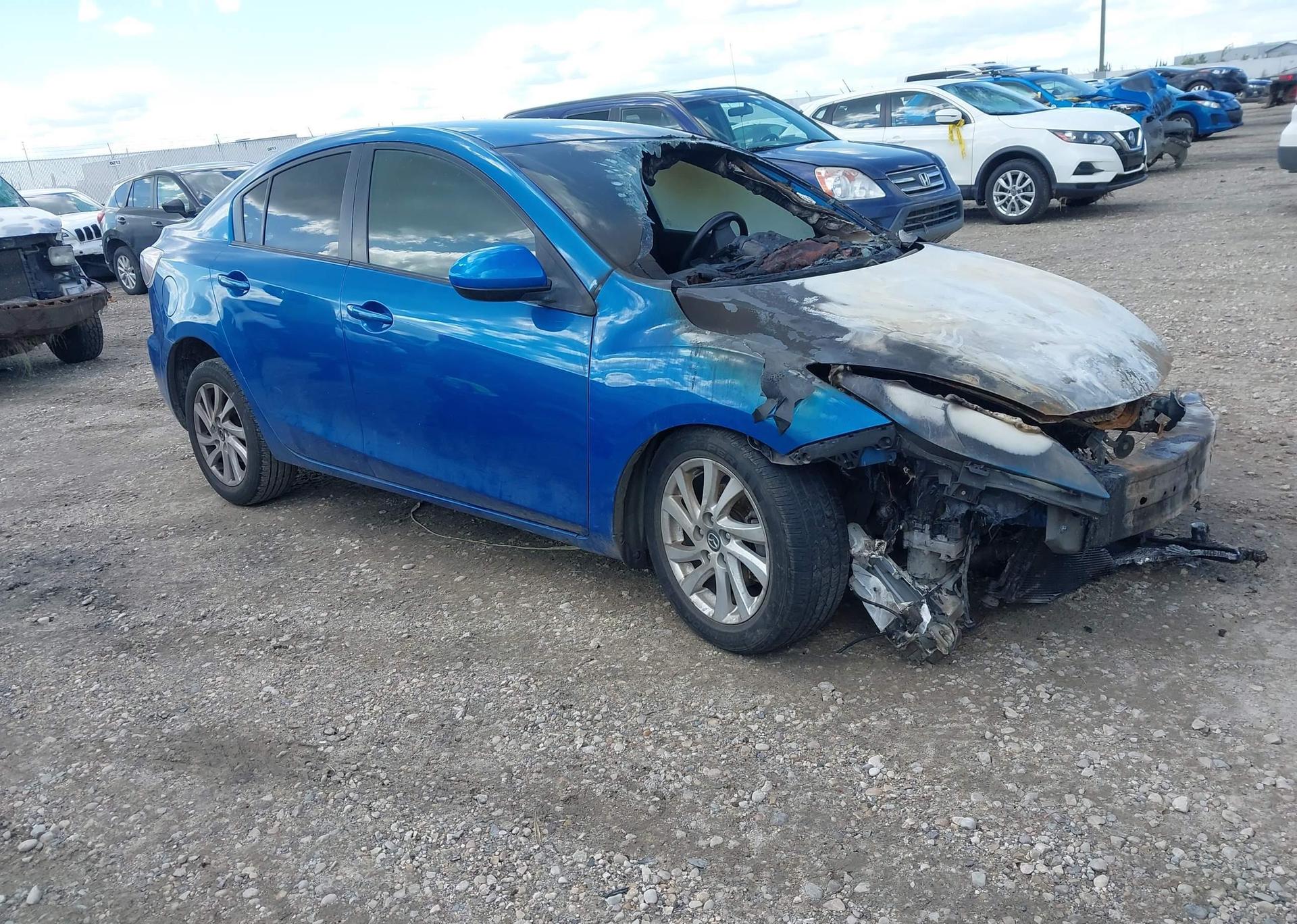 2013 MAZDA MAZDA3