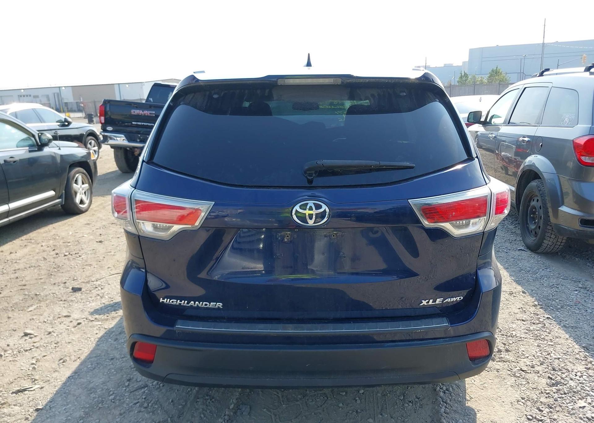 2016 TOYOTA highlander xle