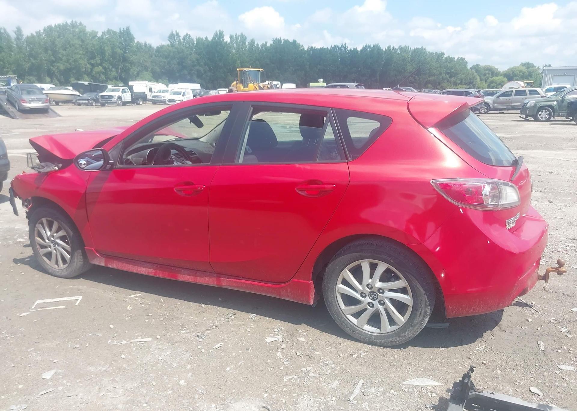 2013 MAZDA MAZDA3 GS-SKY