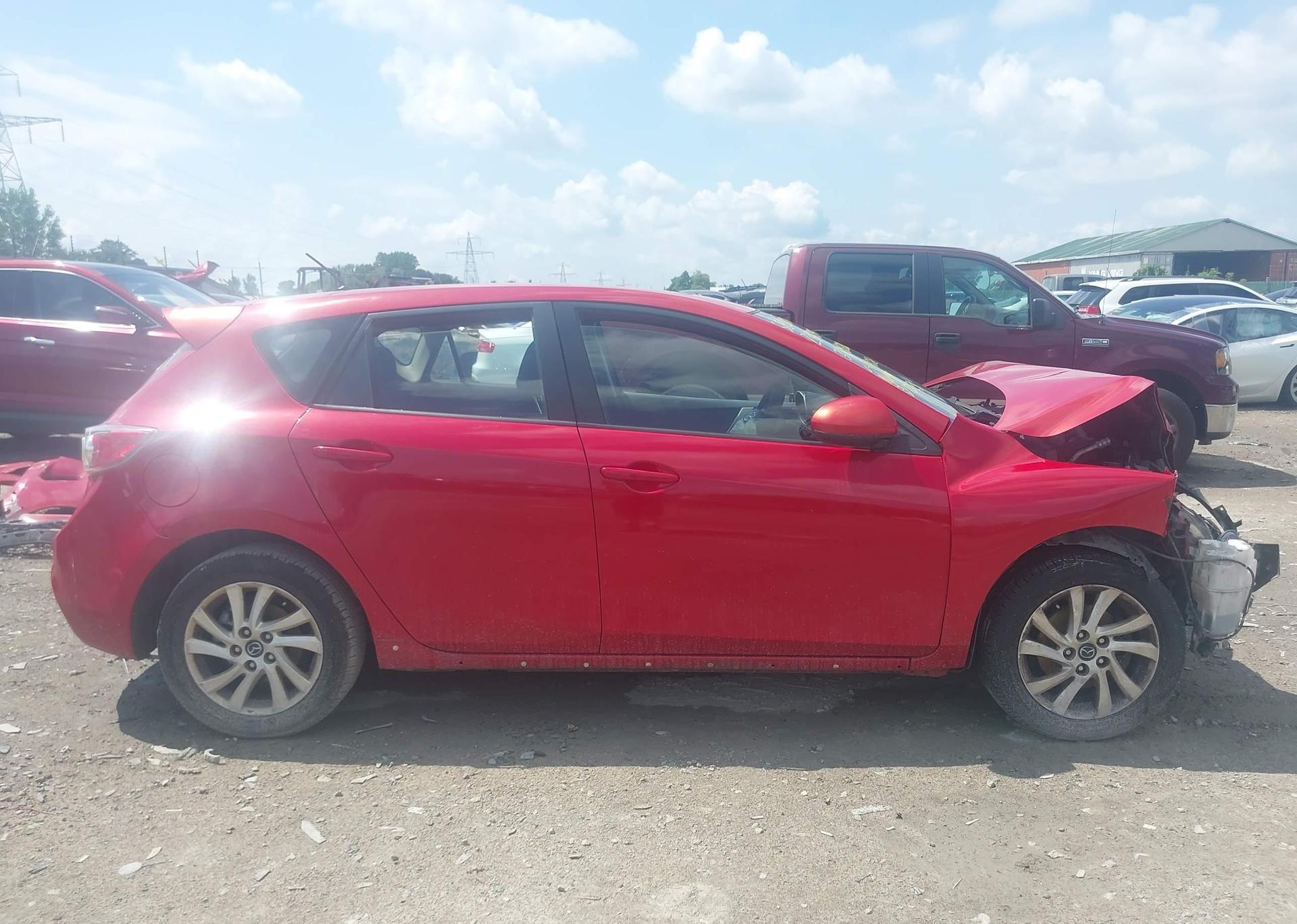 2013 MAZDA MAZDA3 GS-SKY