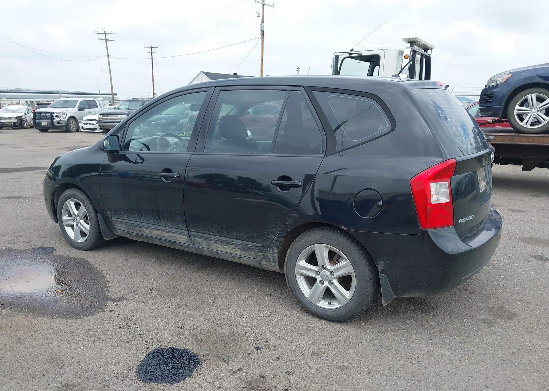 2009 KIA RONDO LX