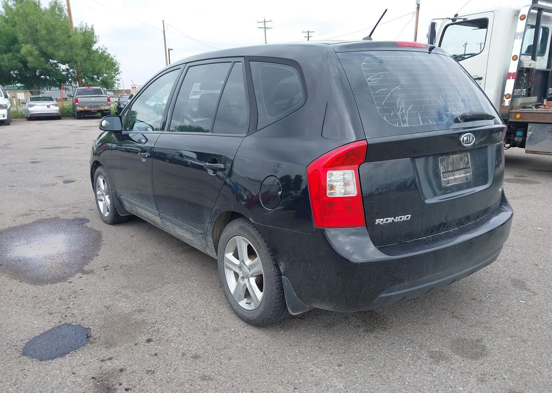 2009 KIA RONDO LX