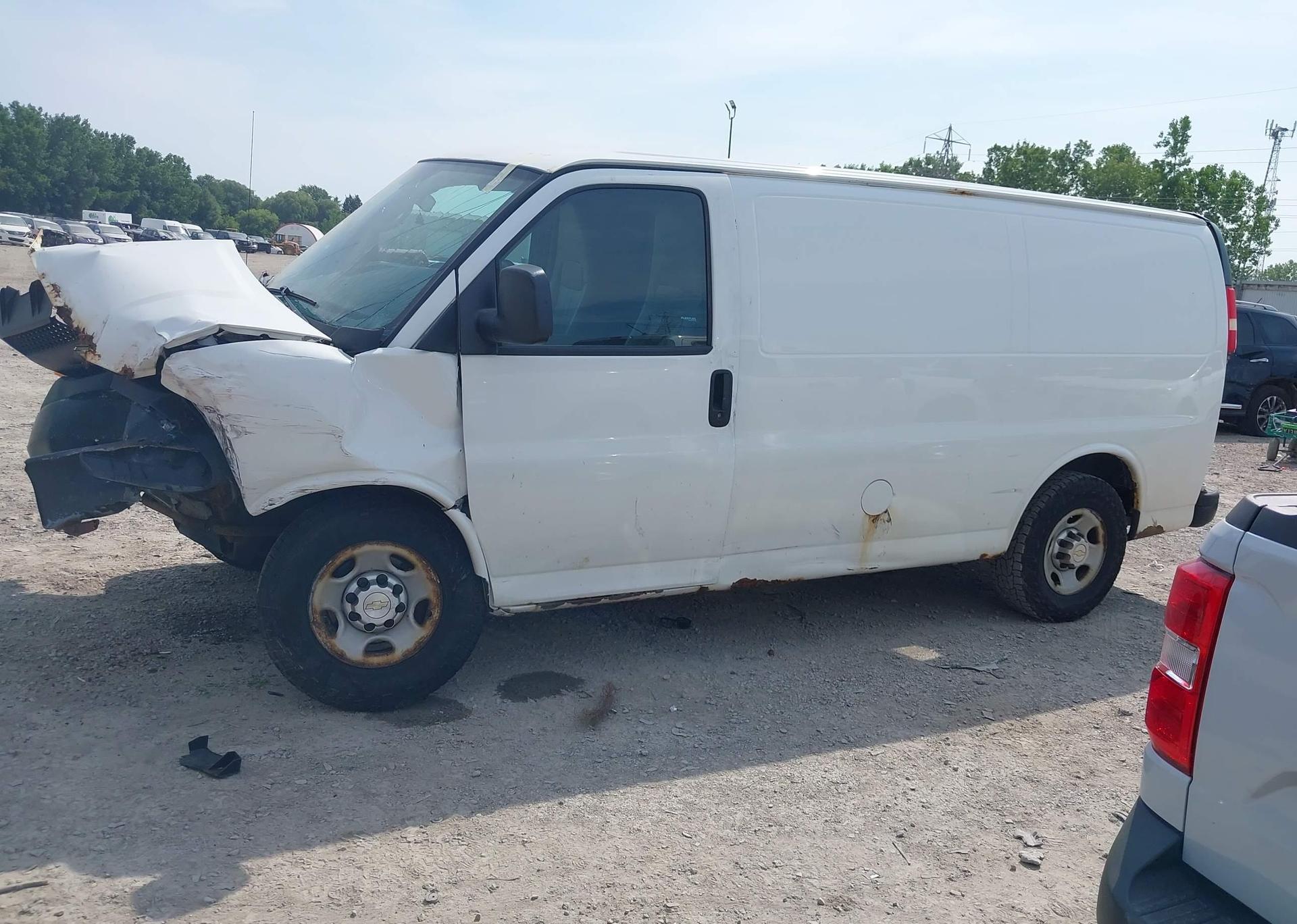 2013 CHEVROLET EXPRESS 2500