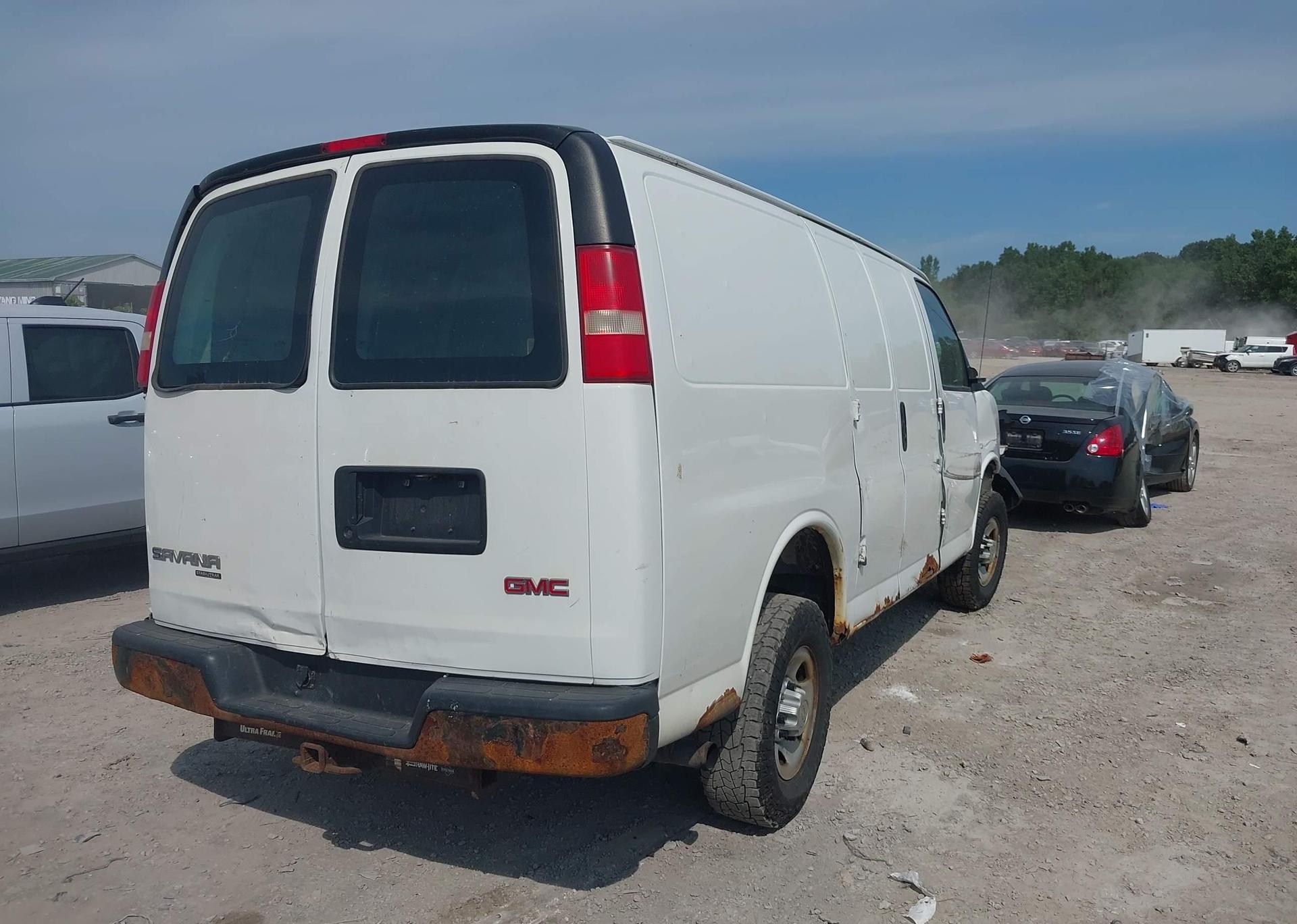 2013 CHEVROLET EXPRESS 2500