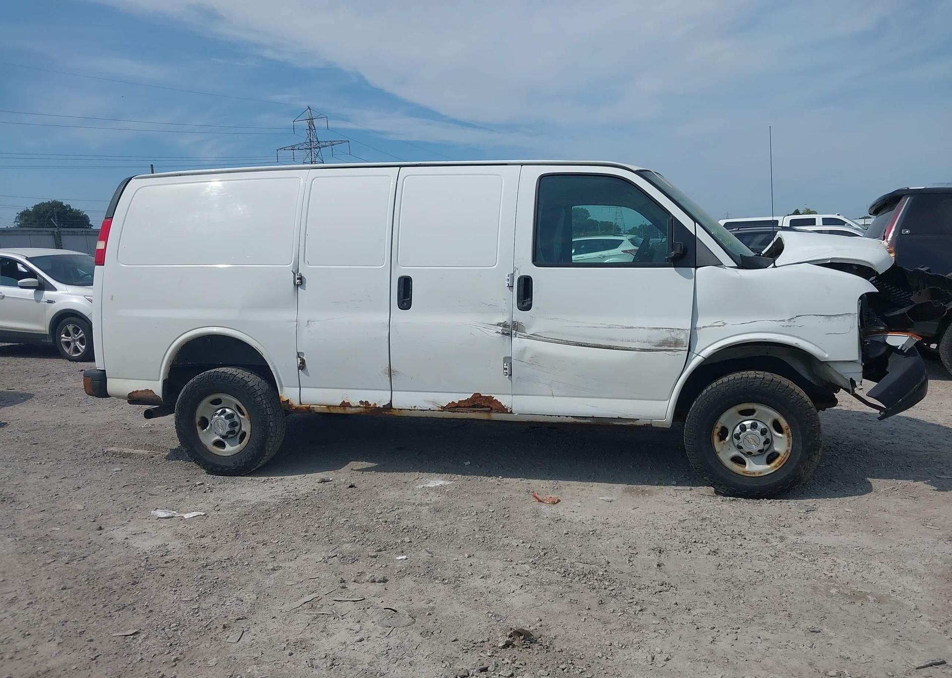 2013 CHEVROLET EXPRESS 2500