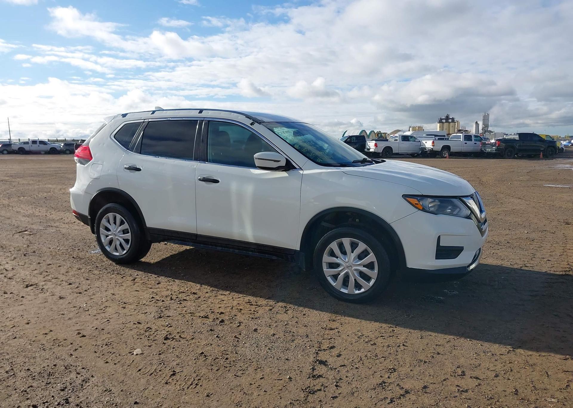 2017 NISSAN ROGUE SV