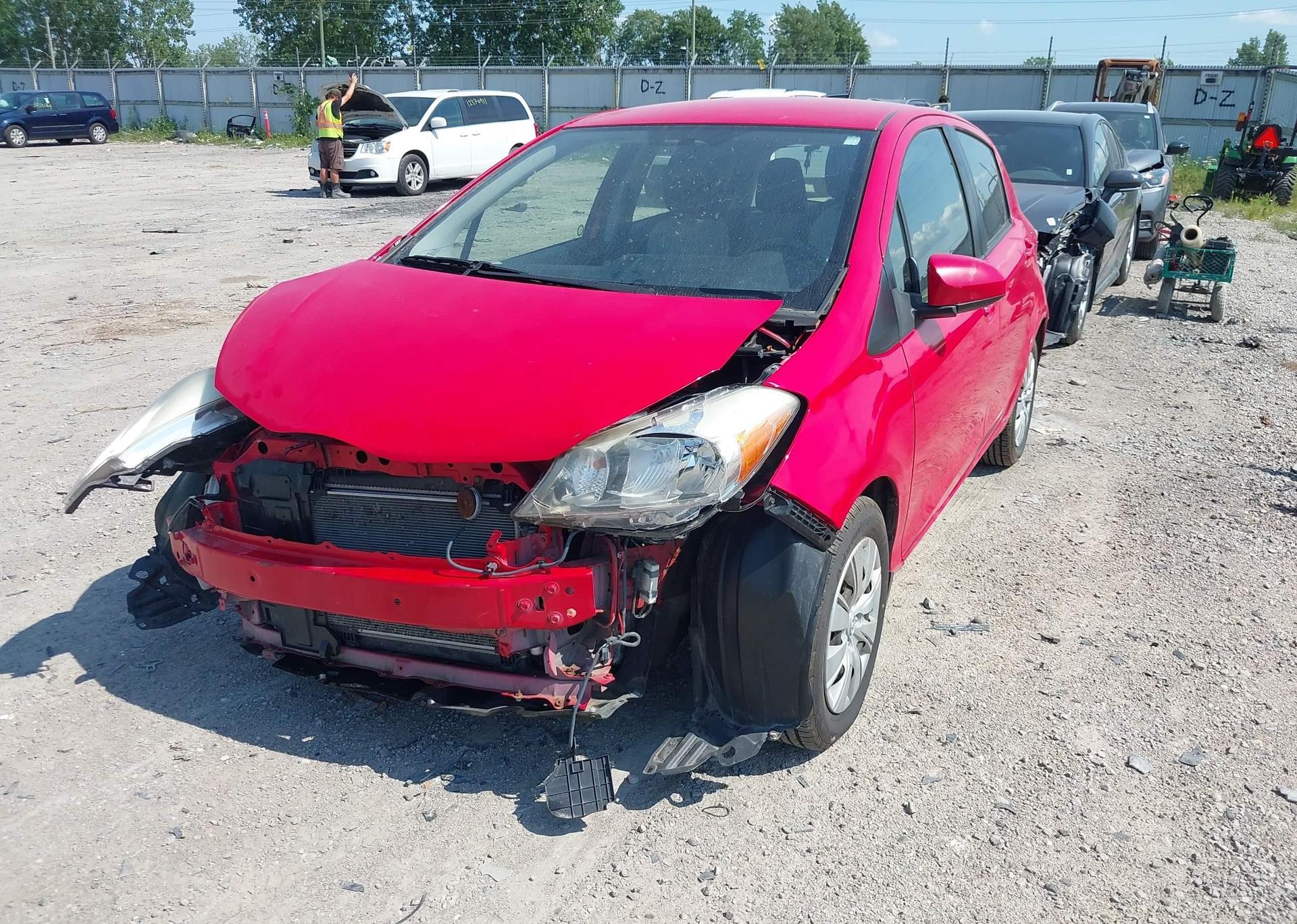 2013 TOYOTA YARIS LE