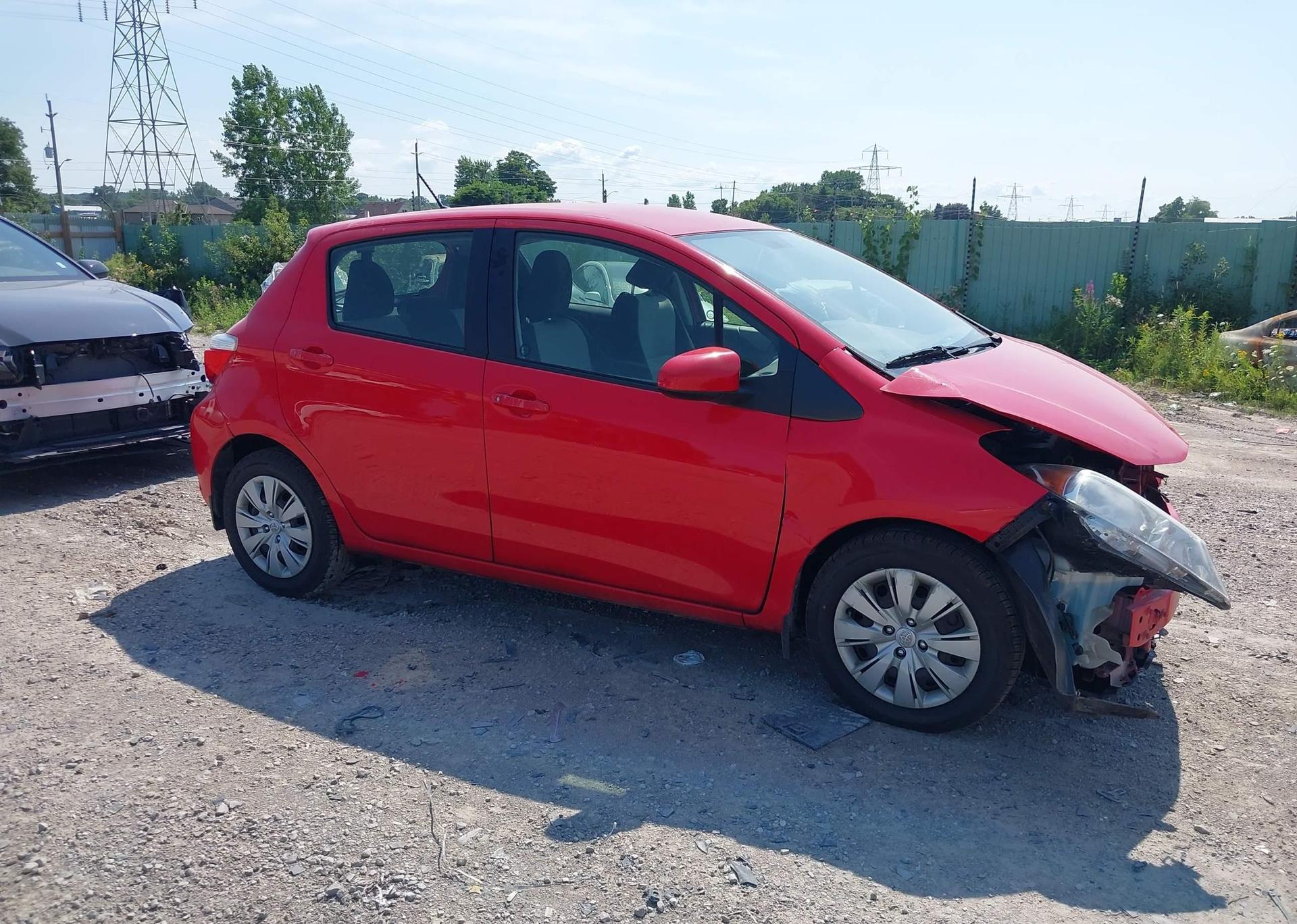 2013 TOYOTA YARIS LE
