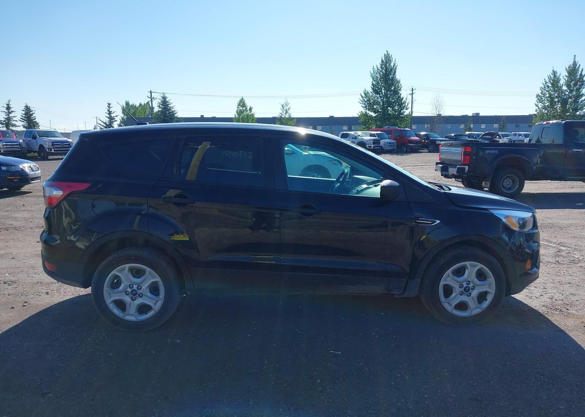 2017 FORD ESCAPE S