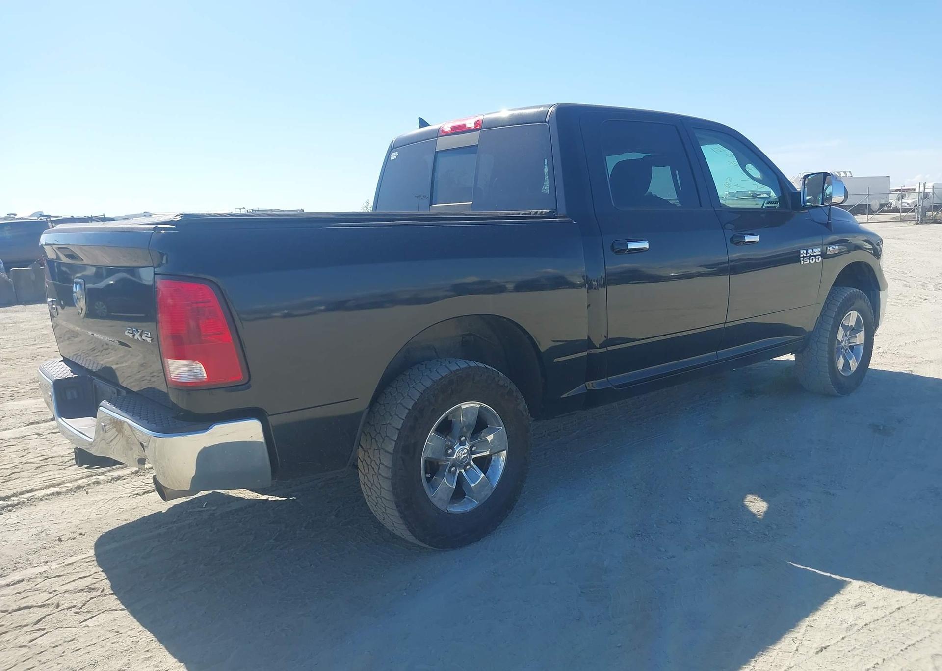 2018 RAM 1500 SLT