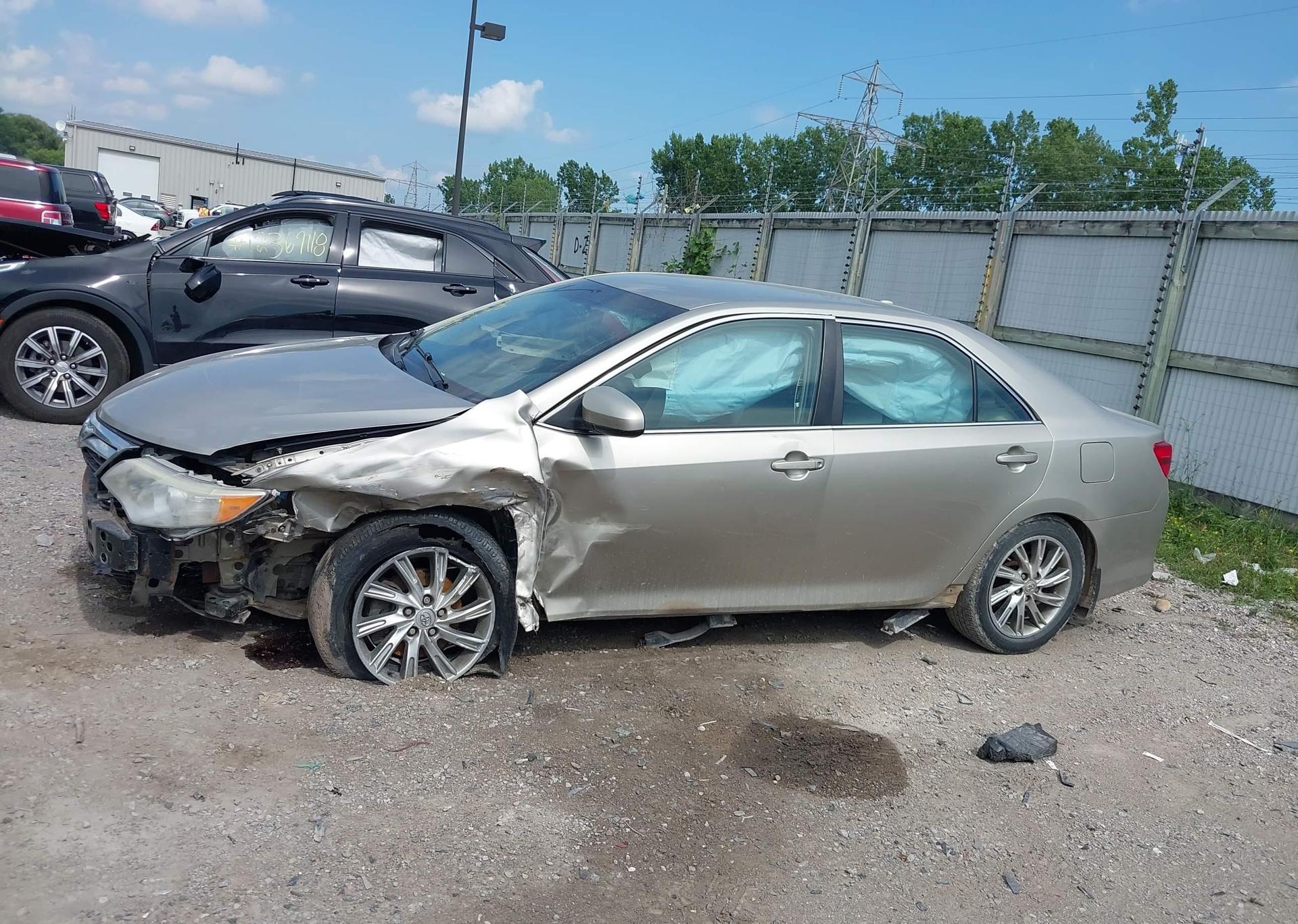 2014 TOYOTA CAMRY L