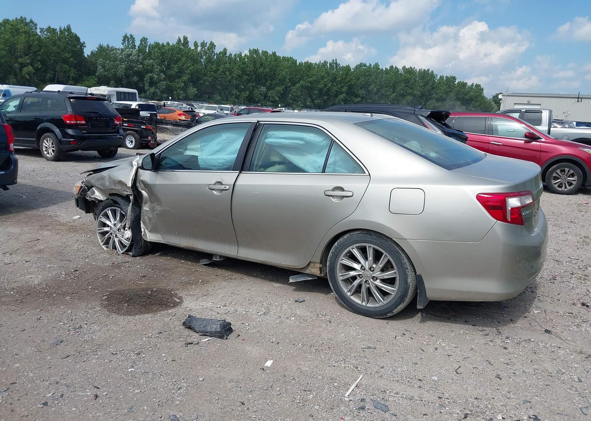 2014 TOYOTA CAMRY L