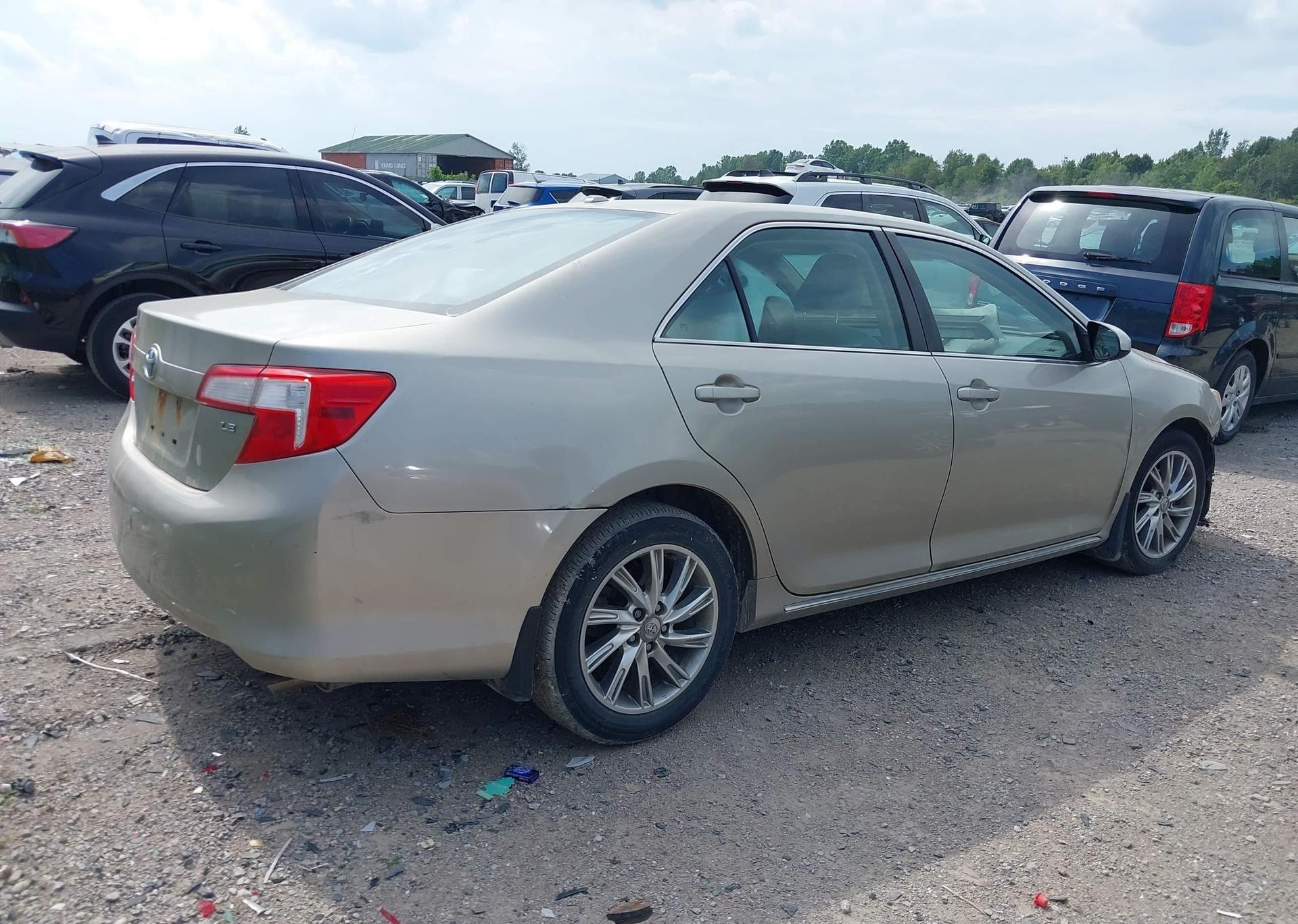 2014 TOYOTA CAMRY L