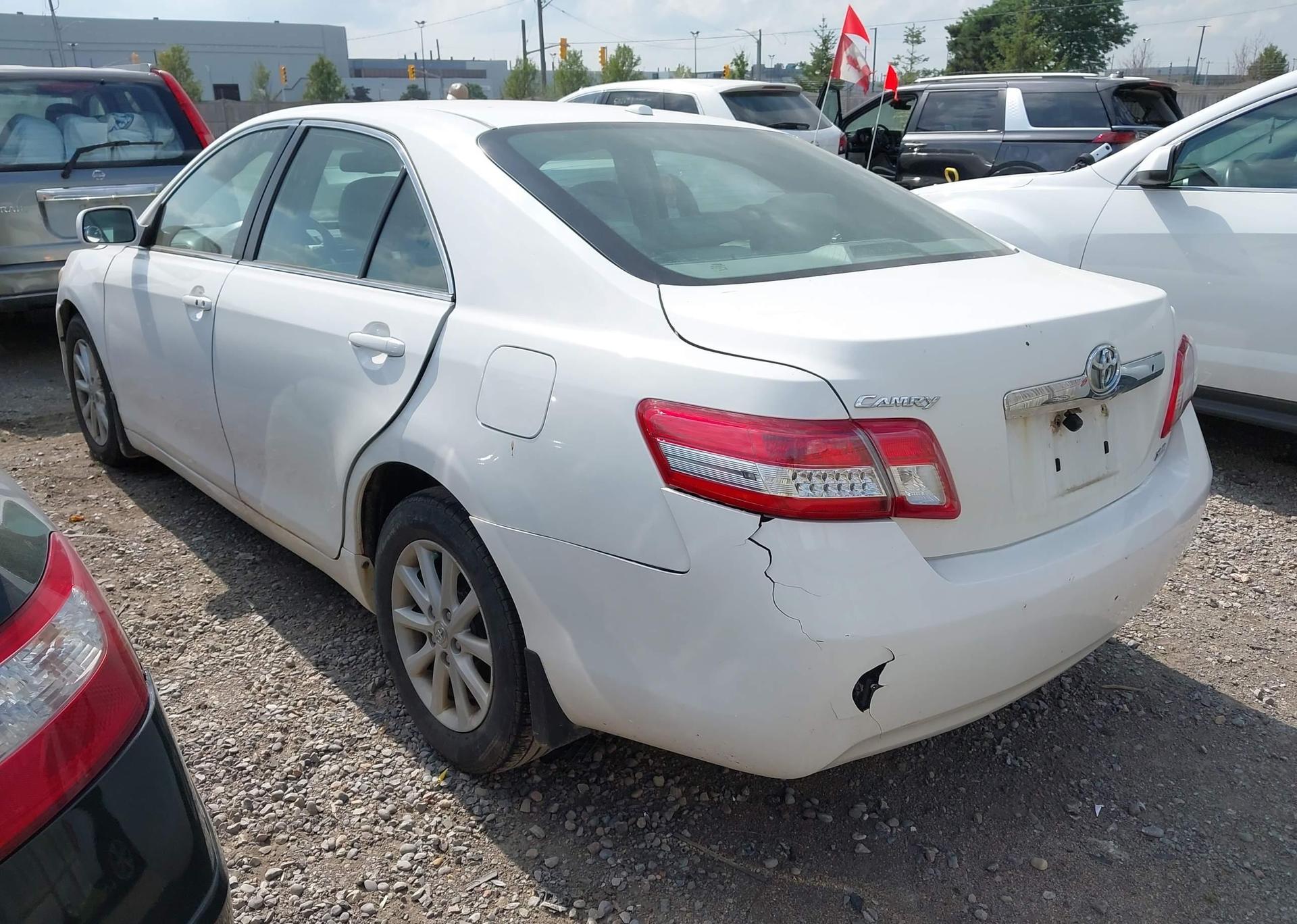 2010 TOYOTA CAMRY SE