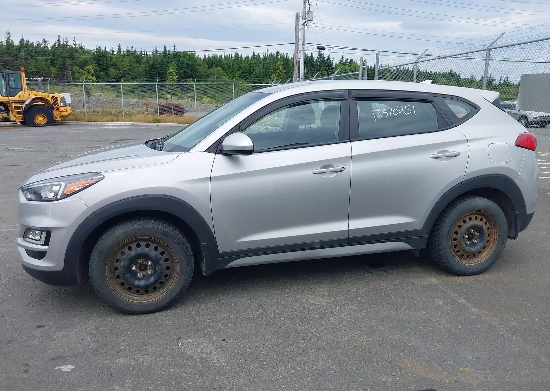 2021 HYUNDAI TUCSON SE