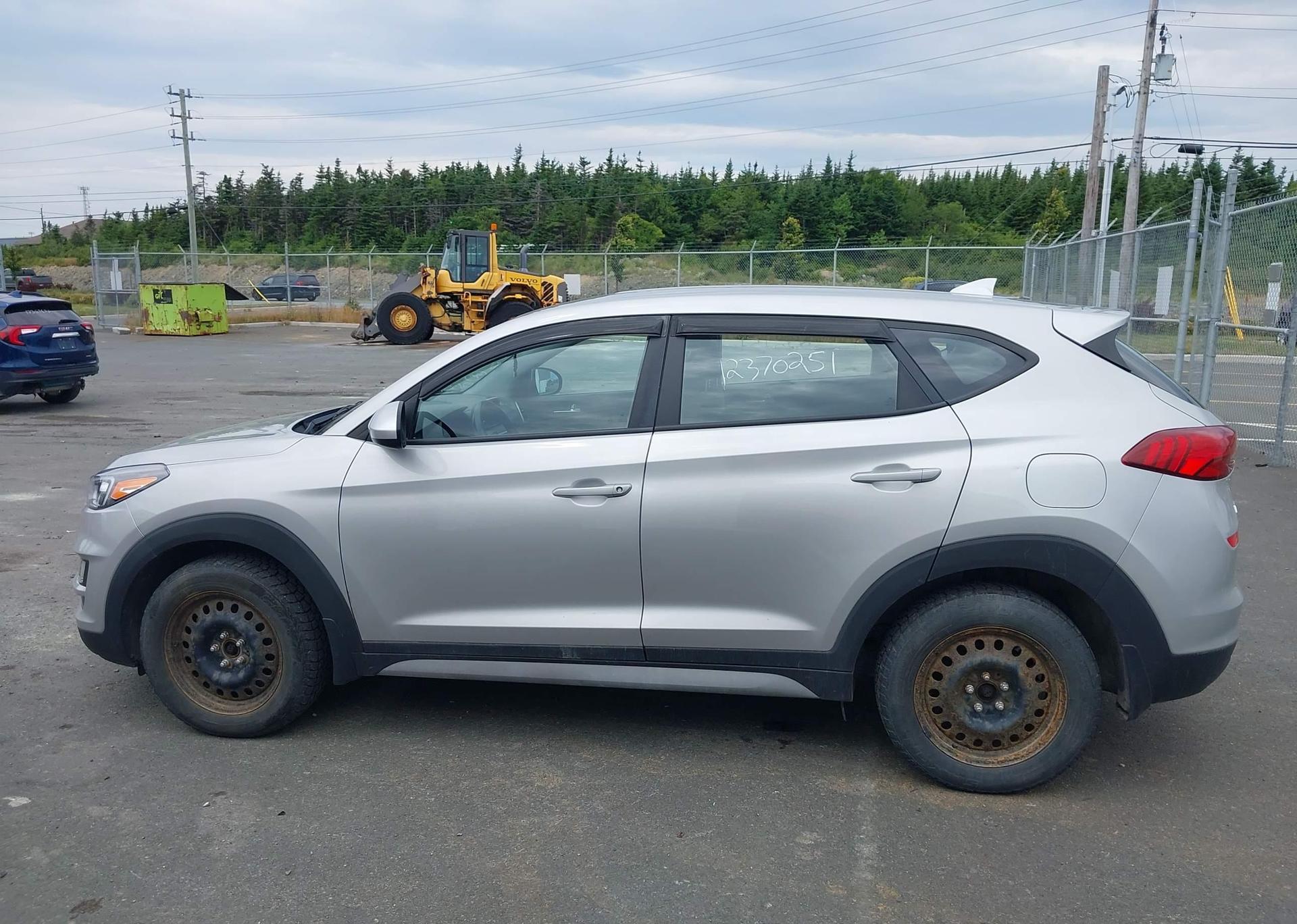 2021 HYUNDAI TUCSON SE