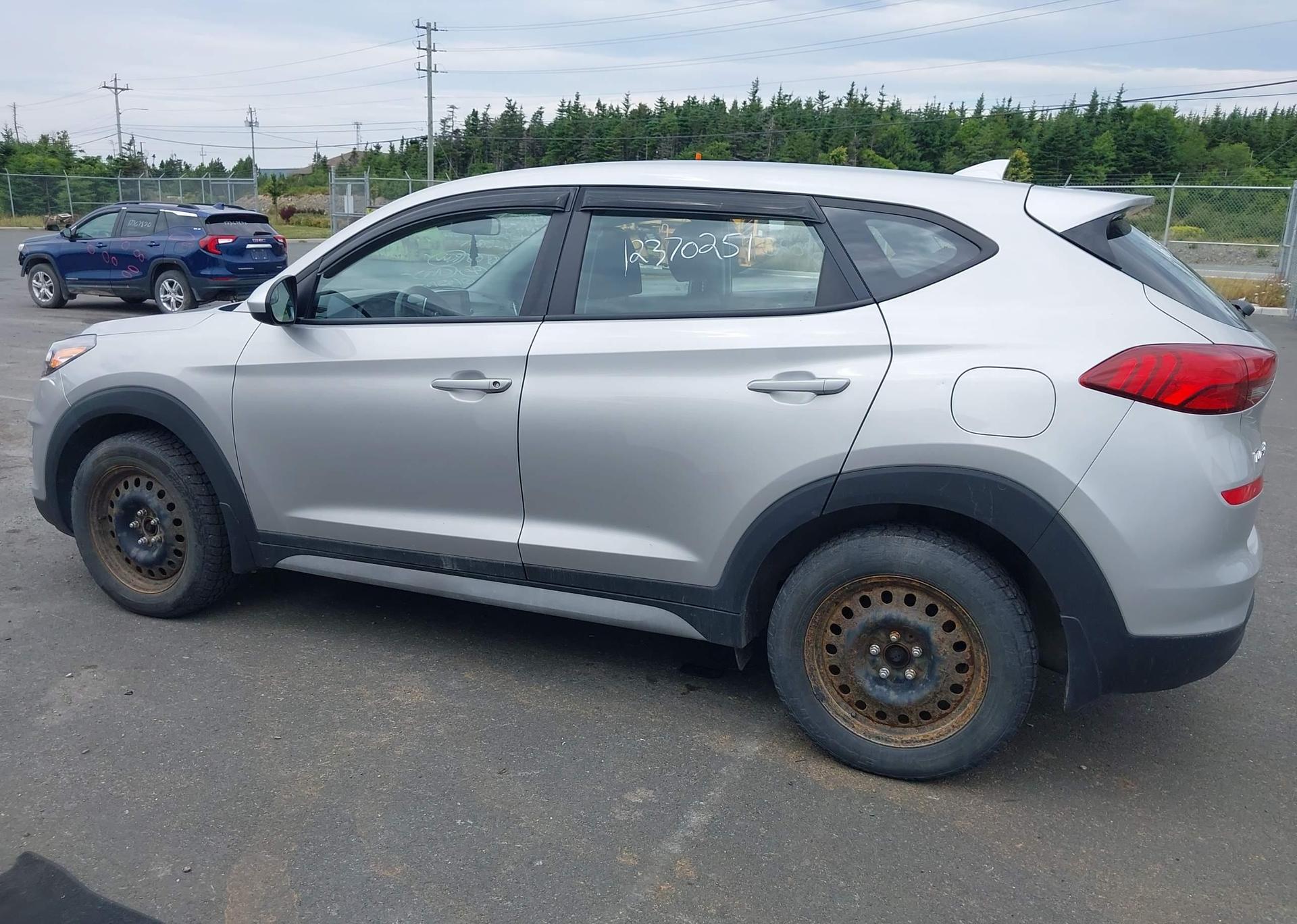 2021 HYUNDAI TUCSON SE