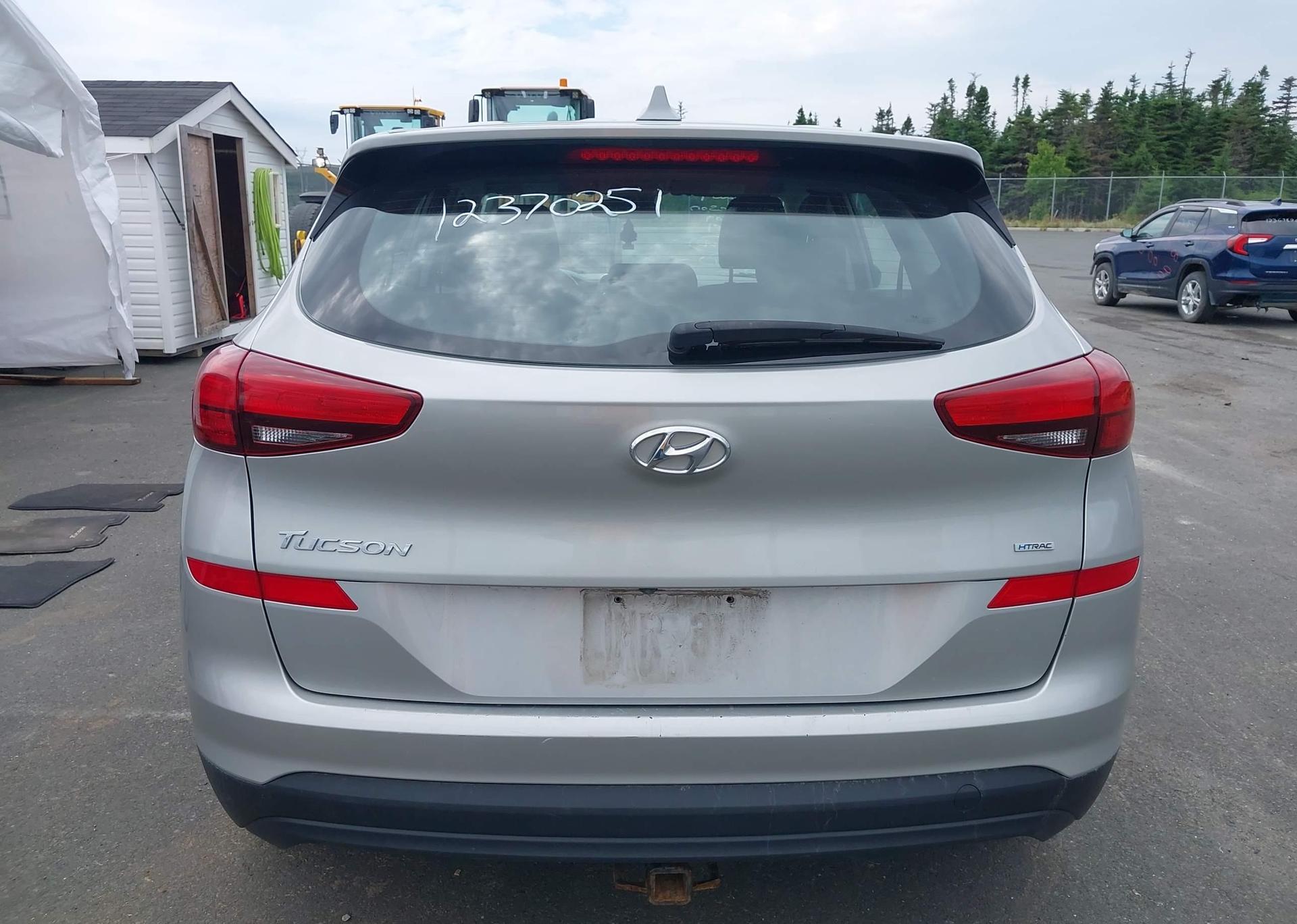 2021 HYUNDAI TUCSON SE