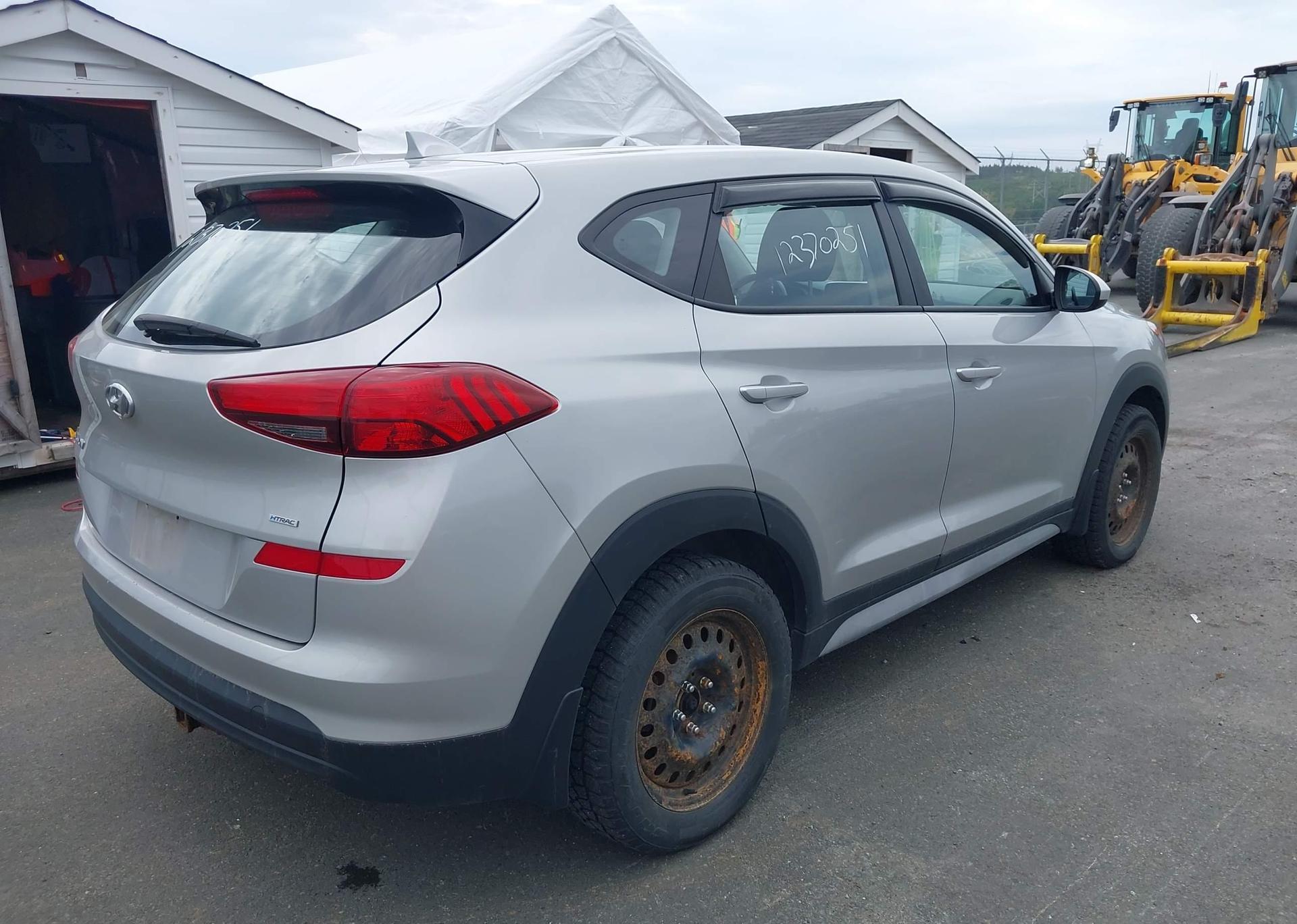 2021 HYUNDAI TUCSON SE