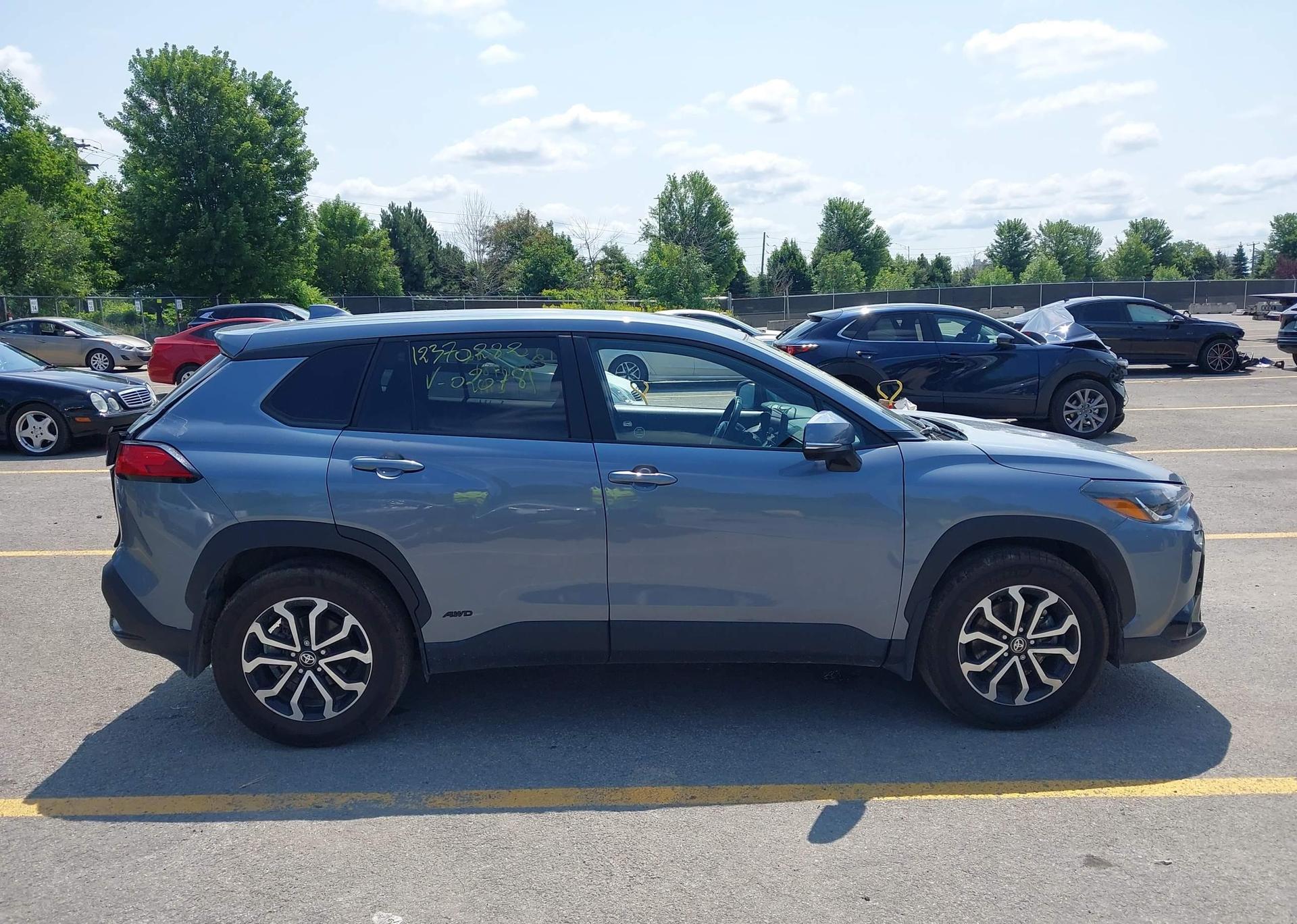2024 TOYOTA COROLLA CROSS HYBRID SE