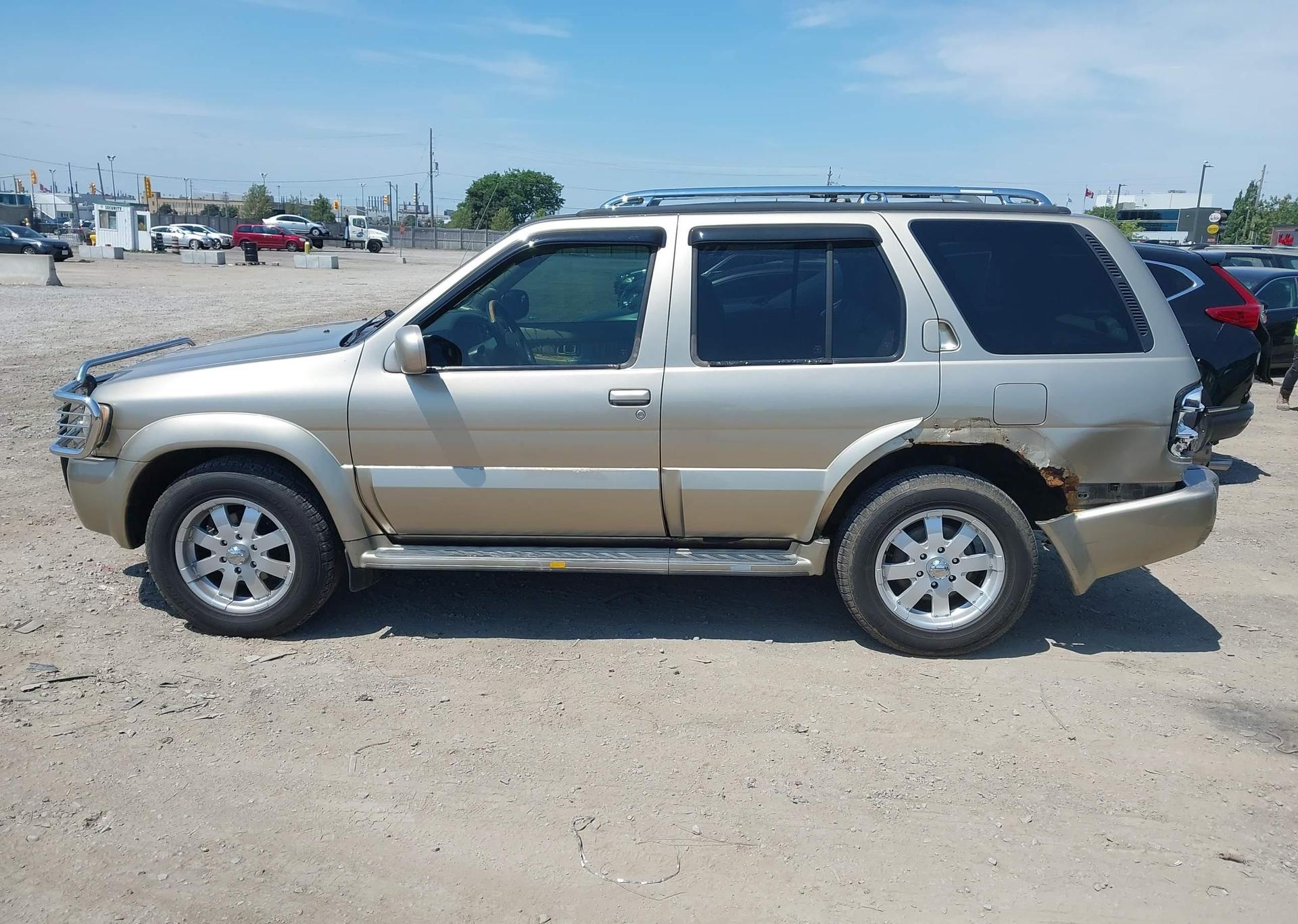 2002 INFINITI QX4